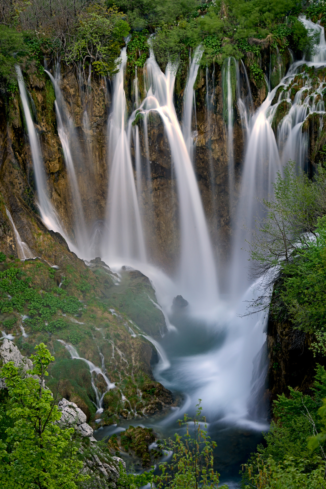 Canon EF 28-300mm F3.5-5.6L IS USM sample photo. Plitvic waterfall park.... photography