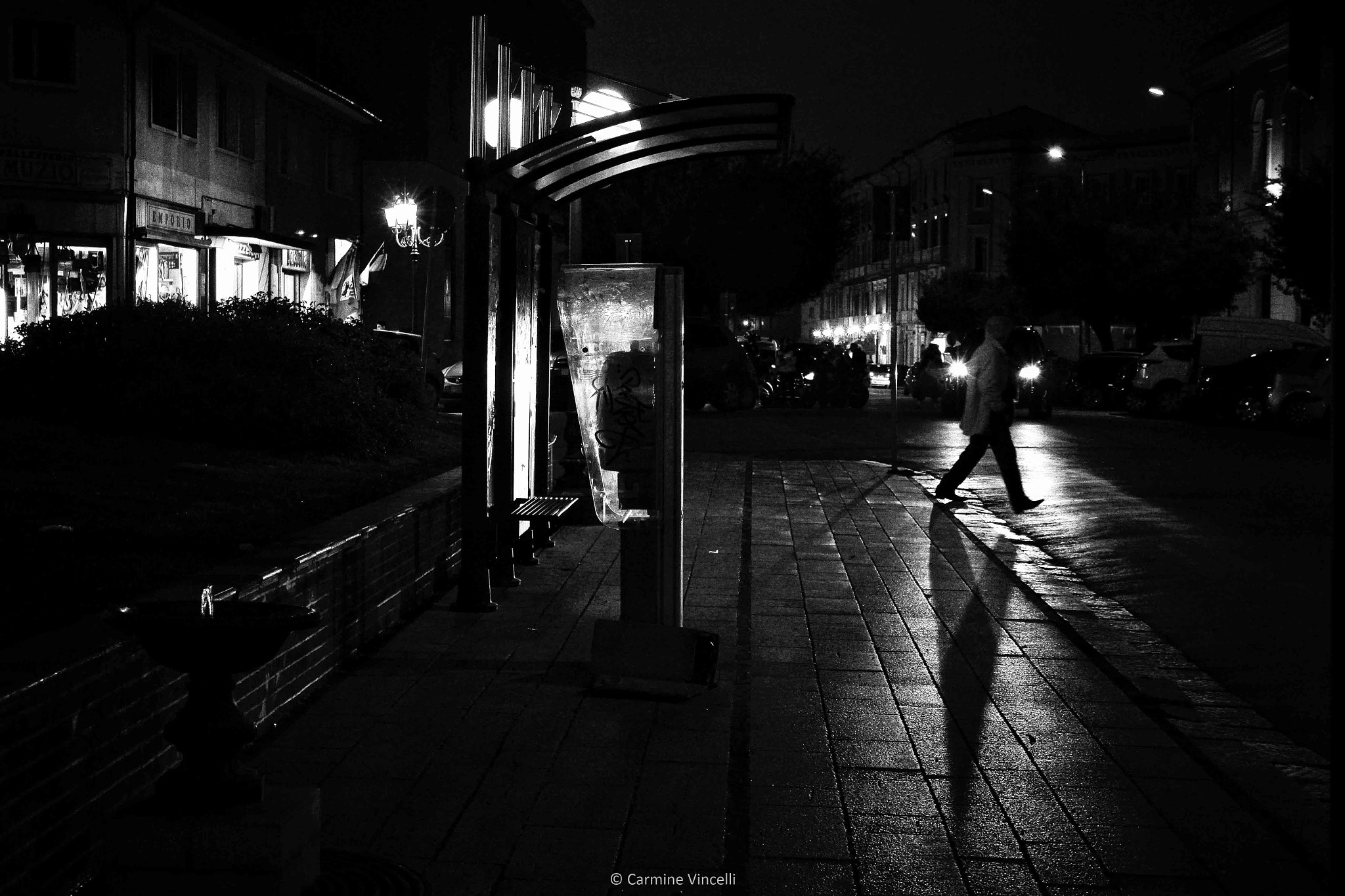 Canon EF-S 18-55mm F3.5-5.6 III sample photo. Shadows in the city photography