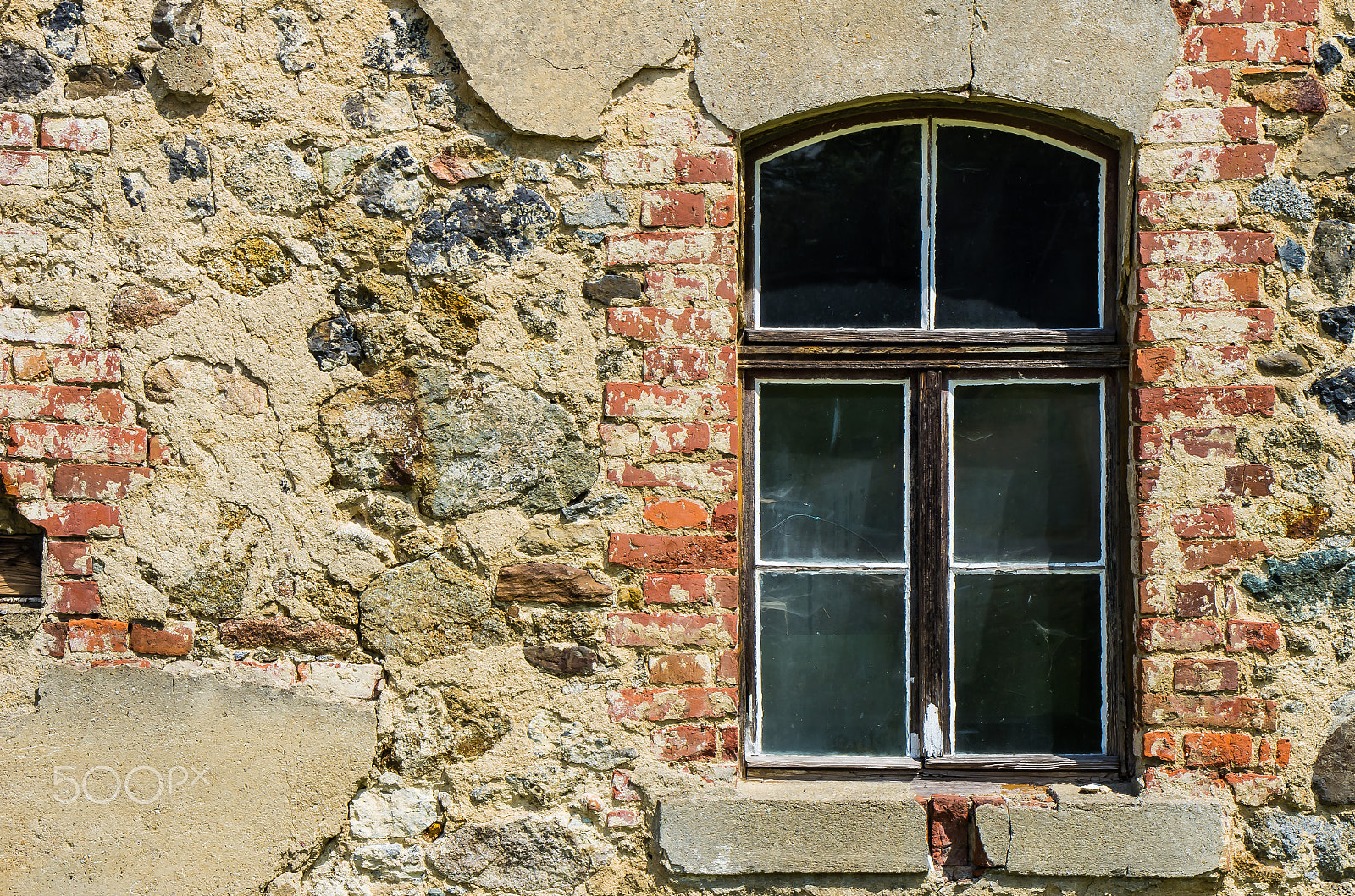 Pentax K-5 sample photo. Windows with old beauty. photography