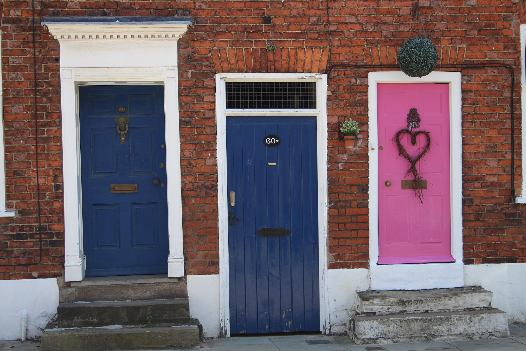 Canon EF-S 18-55mm F3.5-5.6 sample photo. Doors in england photography