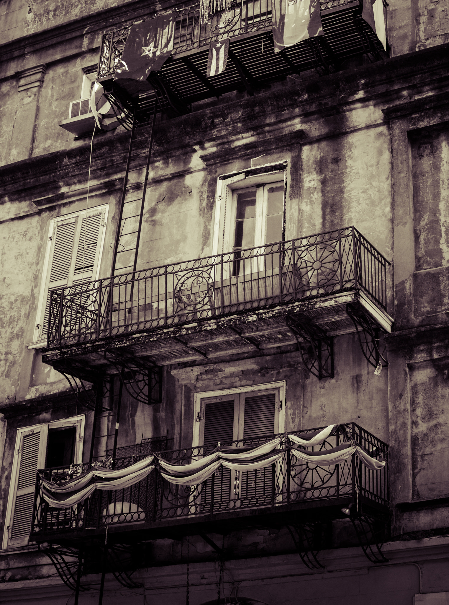 Canon EOS 7D + Canon EF 28mm F2.8 sample photo. New orleans french quarter balcony photography