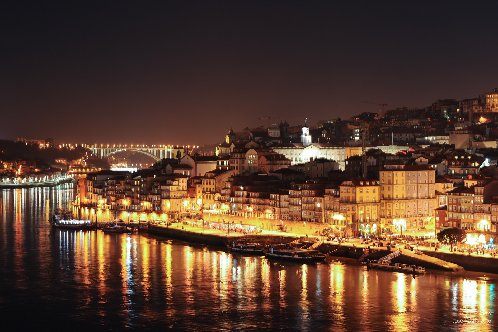 Nikon D700 + Nikon AF-S Nikkor 58mm F1.4G sample photo. Porto by night photography