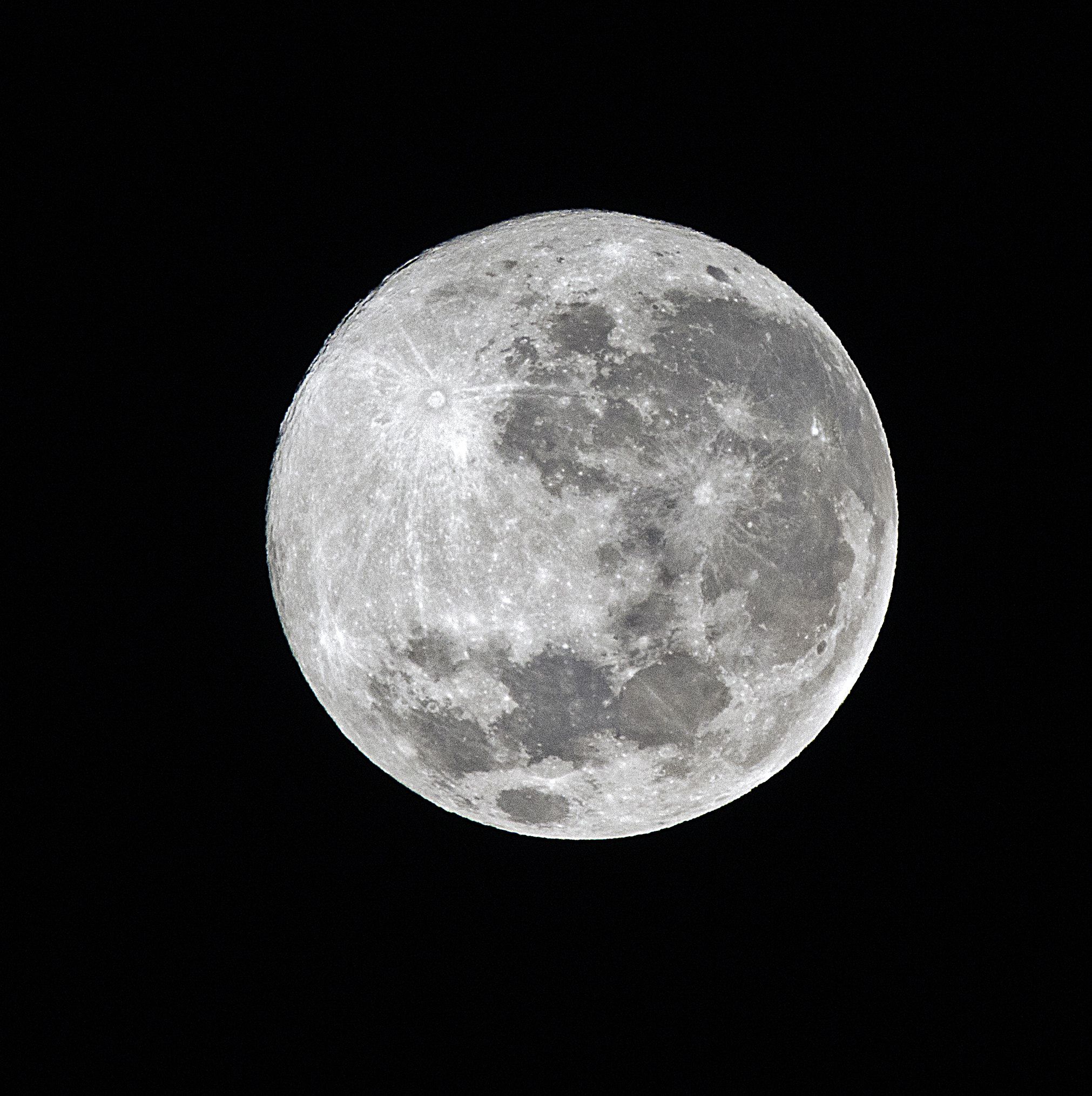 Tamron SP 150-600mm F5-6.3 Di VC USD sample photo. Blue moon, may 22nd 2016 photography