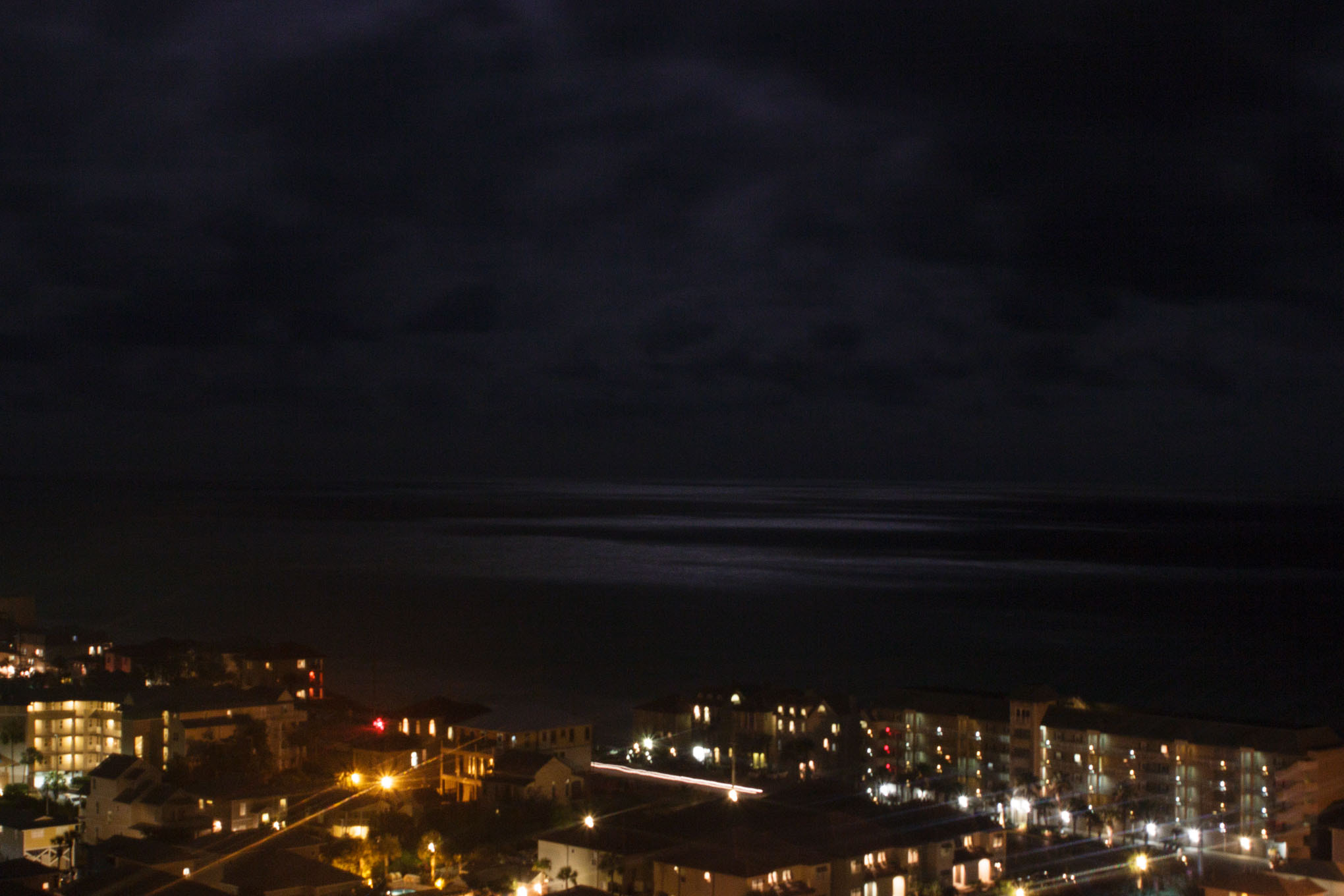Canon EF 35-80mm f/4-5.6 sample photo. Moon glare on the ocean photography