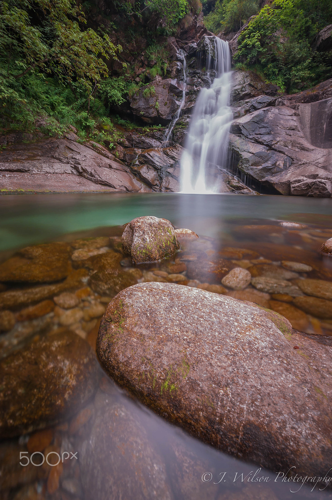 Nikon D5000 + Nikon AF-S DX Nikkor 10-24mm F3-5-4.5G ED sample photo. Magic waterfall photography