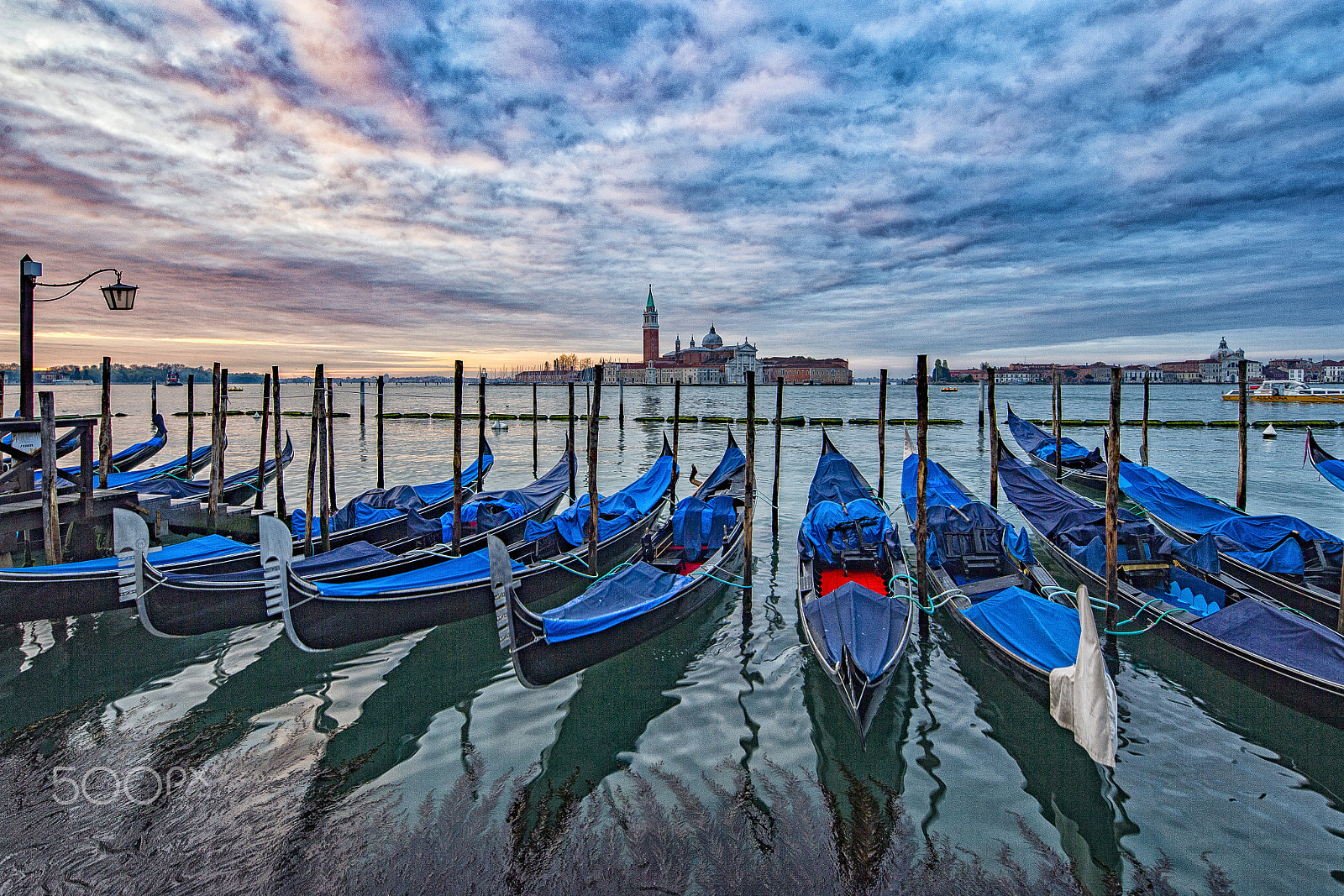 Canon EOS-1D X + Canon TS-E 17mm F4L Tilt-Shift sample photo. Venice day dawn piazzasanmarco photography