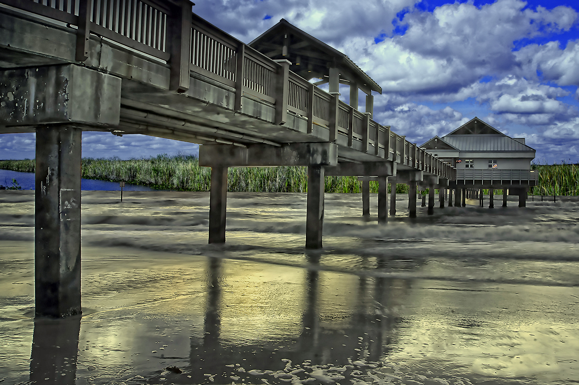 Sony Alpha DSLR-A850 + Minolta AF 28-80mm F3.5-5.6 (D) sample photo. Florida pier photography