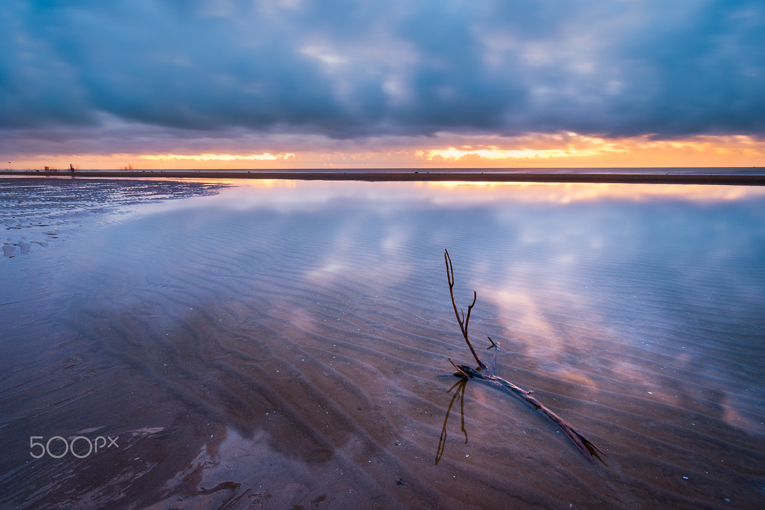 Sony Alpha NEX-6 + Sony E 10-18mm F4 OSS sample photo. A stormy day photography