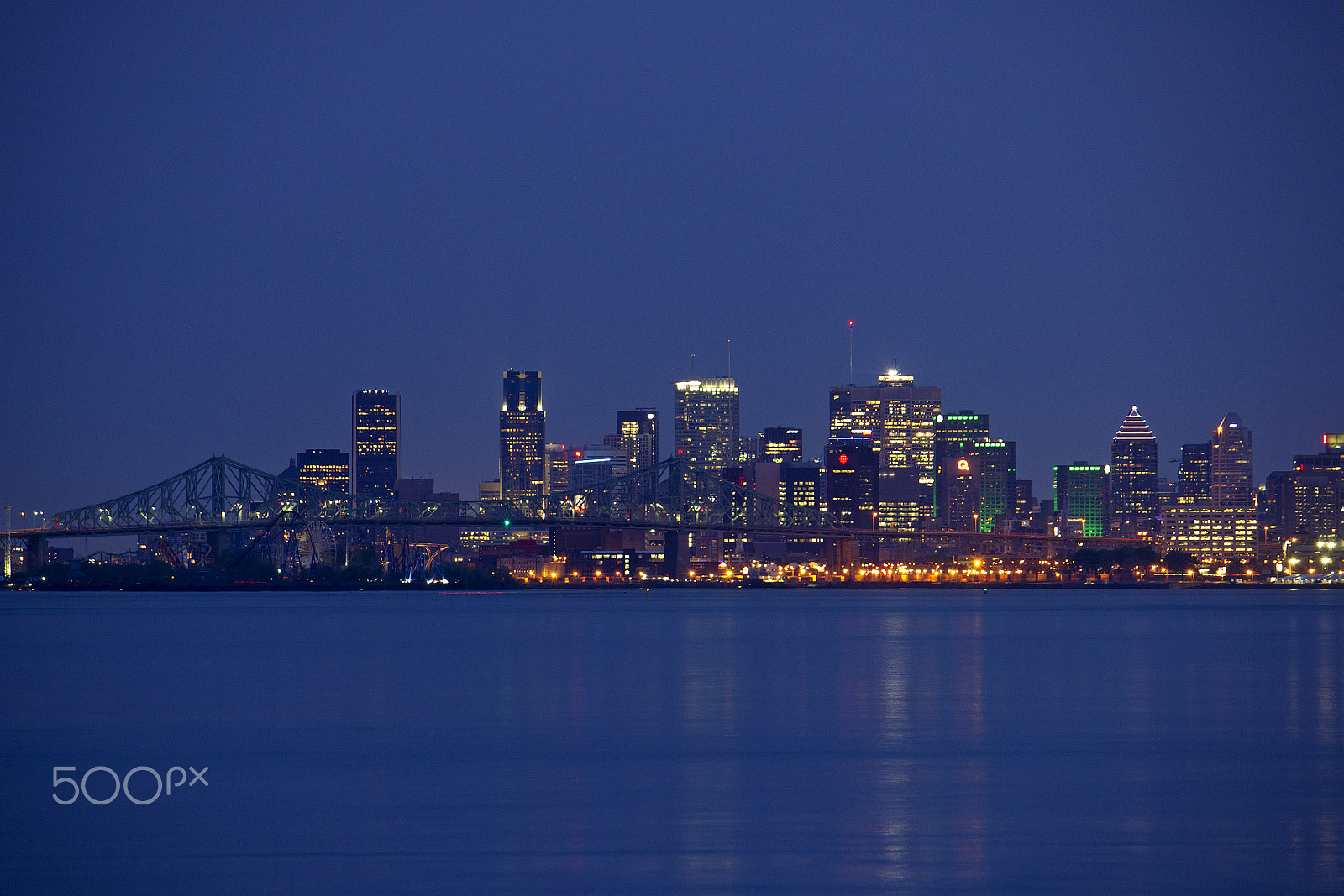 Canon EF-S 55-250mm F4-5.6 IS STM sample photo. City of montreal photography