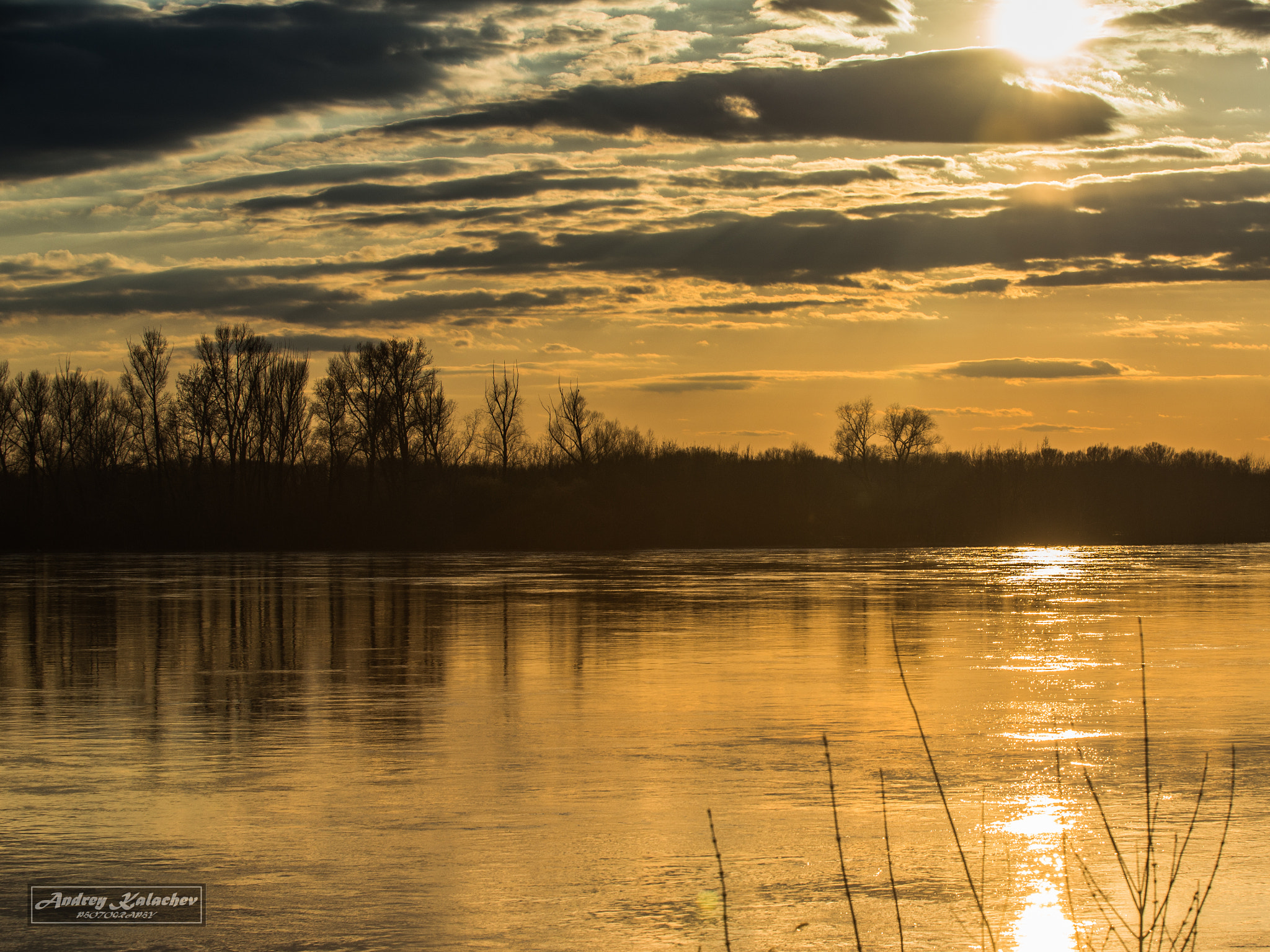AF-S Zoom-Nikkor 80-200mm f/2.8D IF-ED sample photo. On the sunset photography