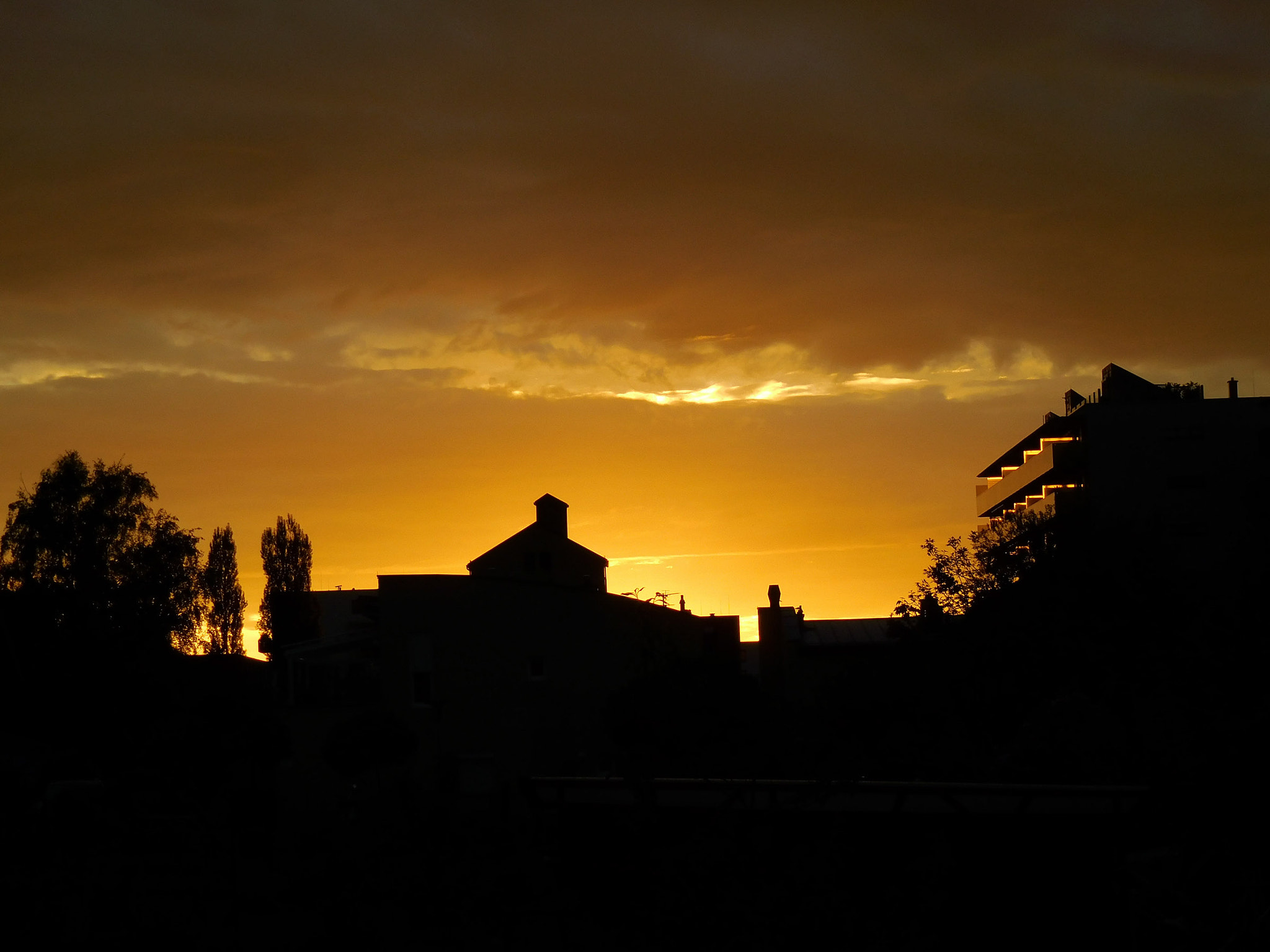 Nikon Coolpix S6900 sample photo. Sonnenuntergang in der stadt salzburg (austria) photography