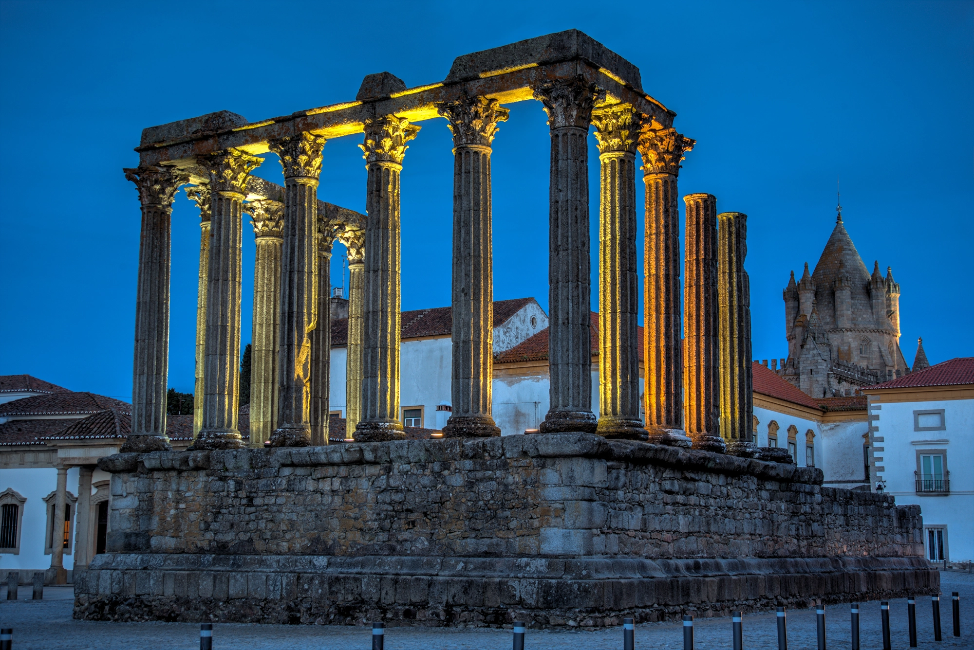 Canon EF 35-135mm f/4-5.6 USM sample photo. Roman temple, evora portugal photography