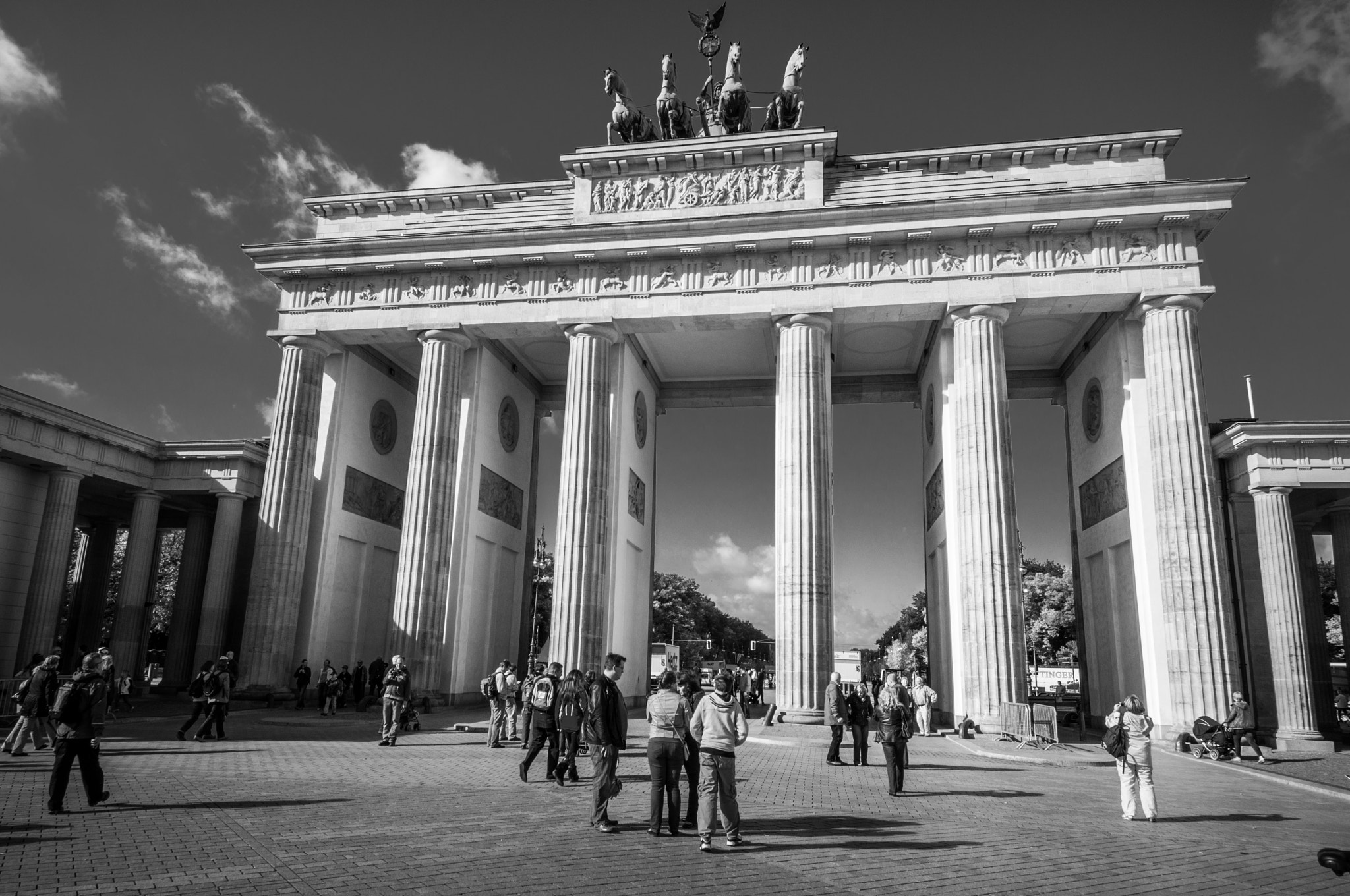 Sigma 12-24mm F4.5-5.6 II DG HSM sample photo. Branderburgertor photography