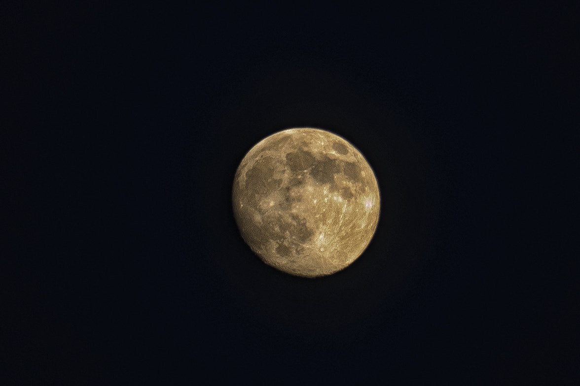 Sigma 18-200mm F3.5-6.3 II DC OS HSM sample photo. One day before full moon photography