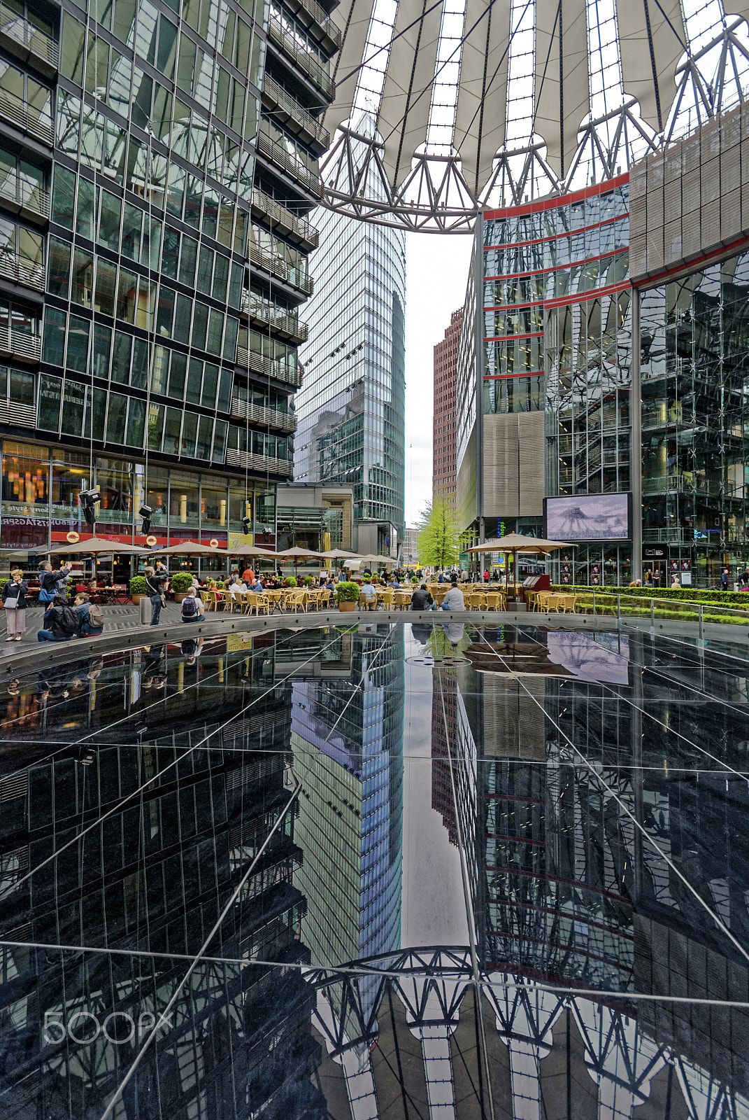 Sigma 10-20mm F4-5.6 EX DC HSM sample photo. Berlin sony center photography