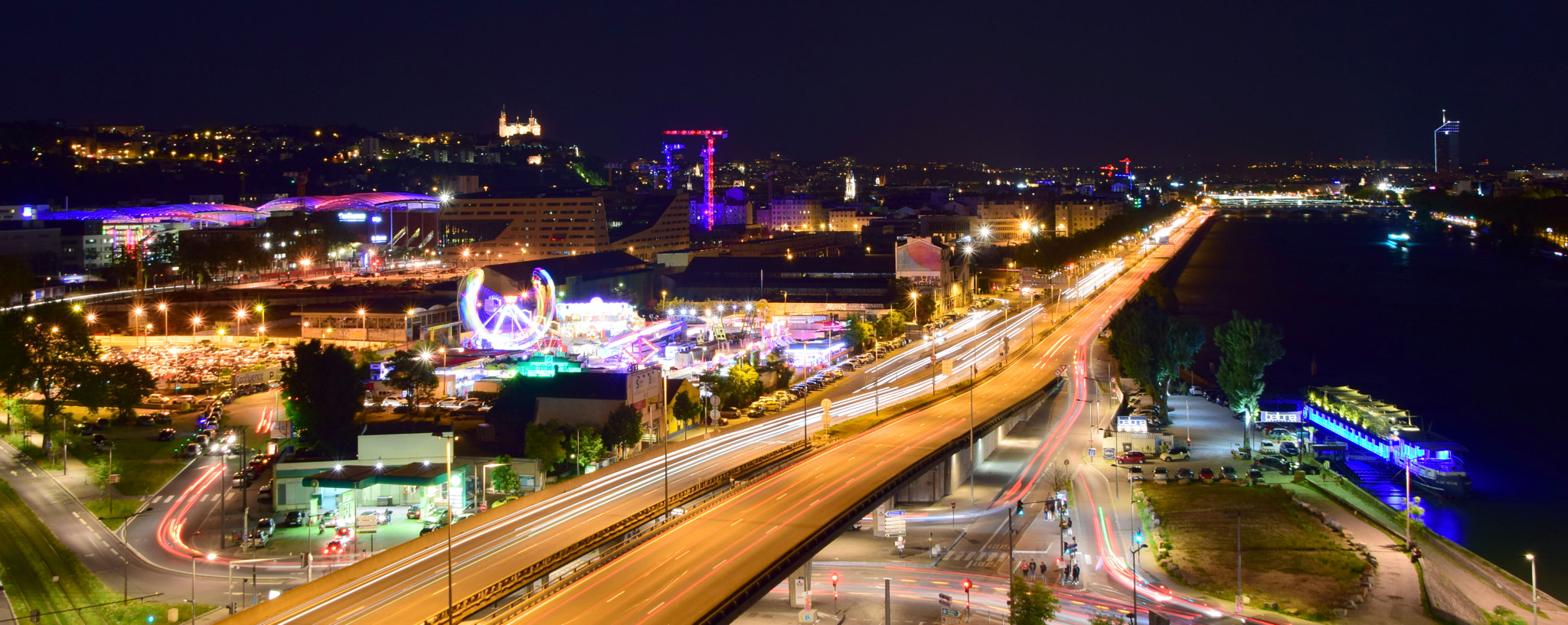 Sigma 18-200mm F3.5-6.3 DC OS HSM sample photo. Lights in lyon photography