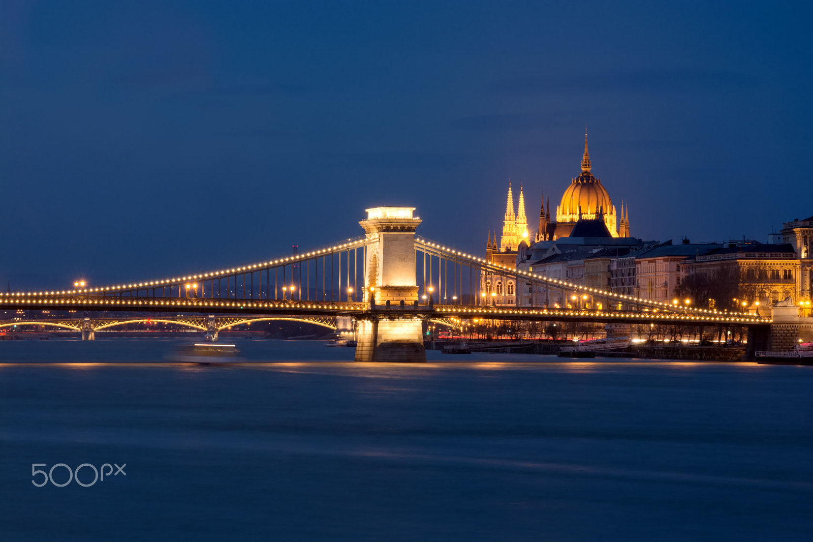 AF Zoom-Nikkor 28-105mm f/3.5-4.5D IF sample photo. Szechenyi bridge photography