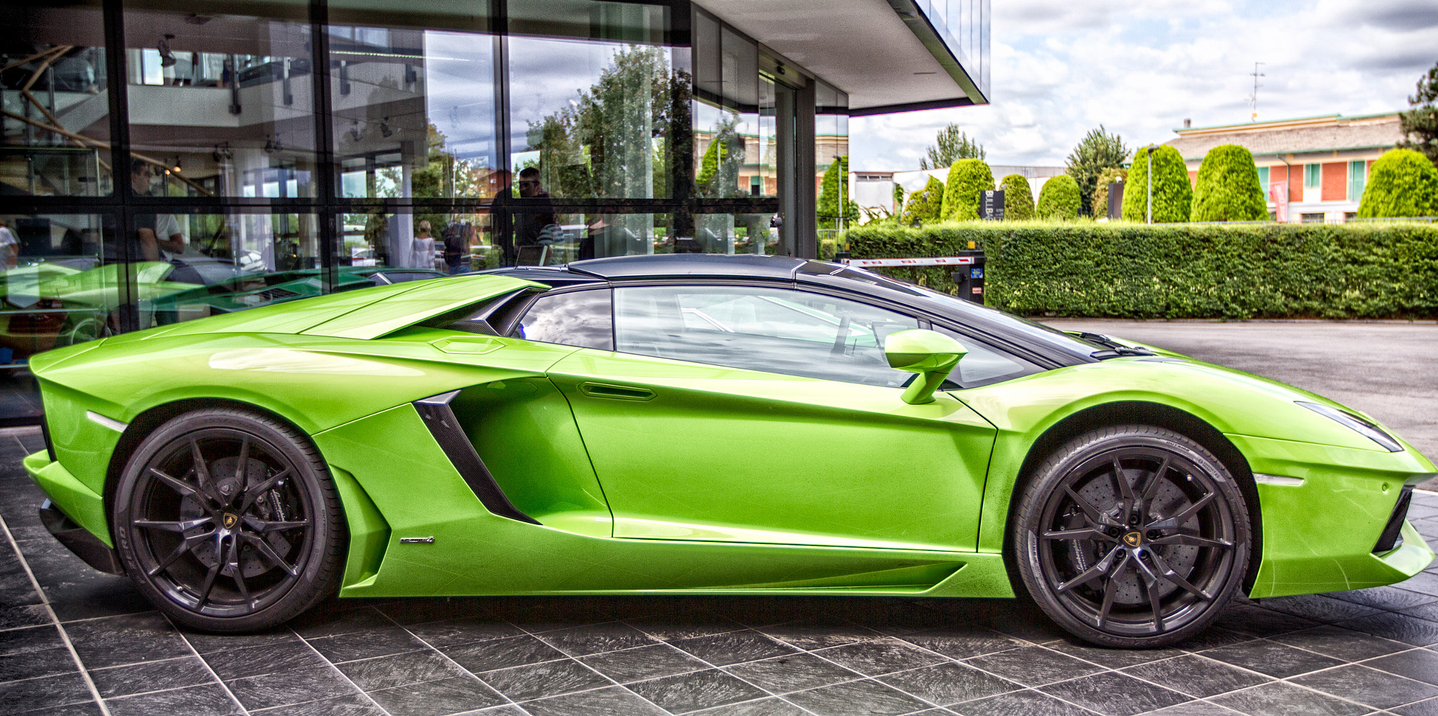 Canon EF 16-35mm F2.8L II USM sample photo. Lamborghini aventador photography