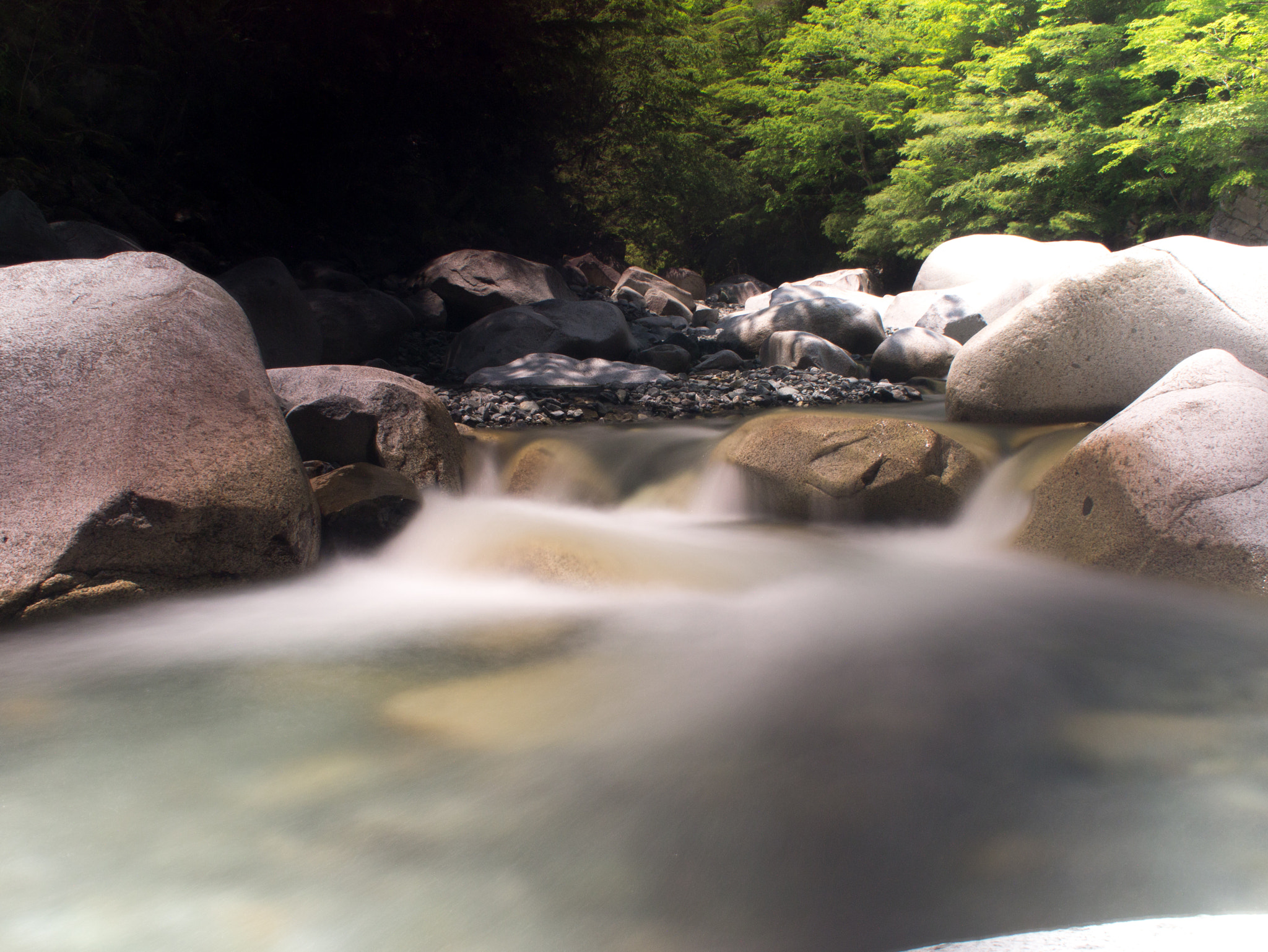 Panasonic Lumix DMC-GX1 + Olympus M.Zuiko Digital 17mm F2.8 Pancake sample photo. Gorge walk photography