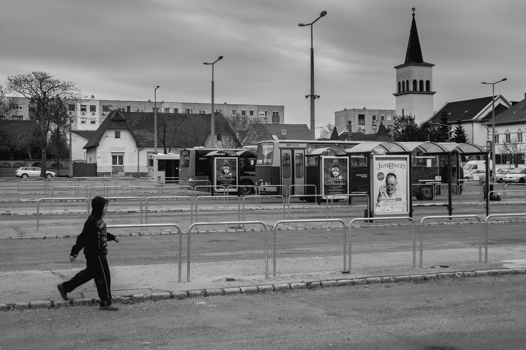 Samsung NX10 sample photo. On the streets of budapest photography