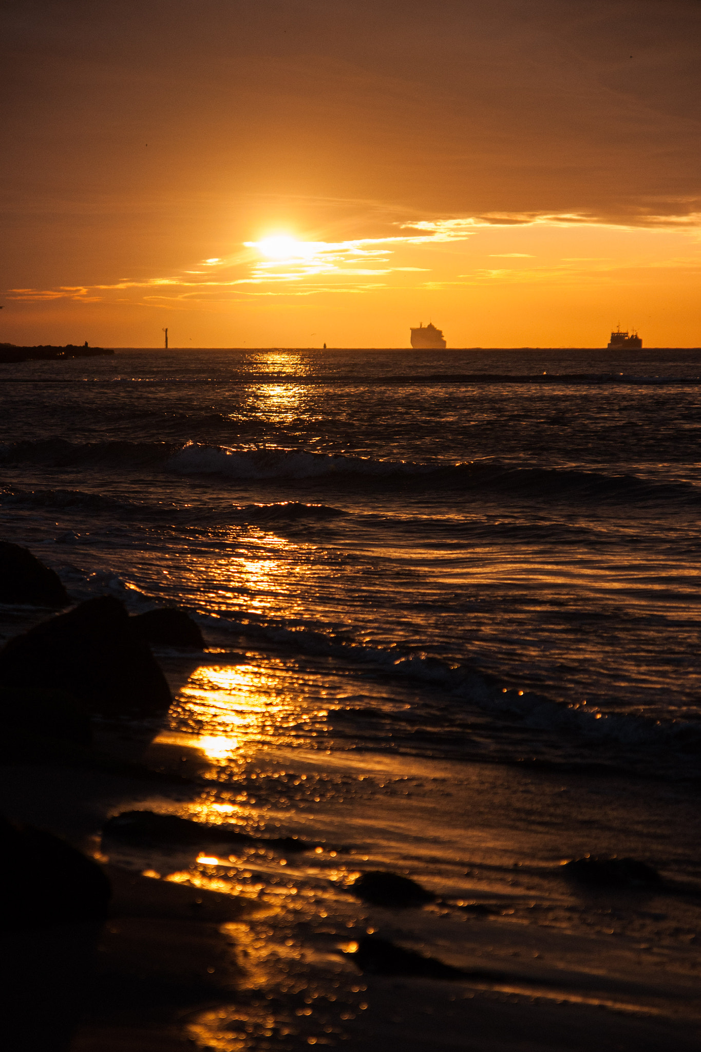 Sony Alpha DSLR-A700 + Sigma 17-70mm F2.8-4.5 (D) sample photo. Boats at sunset. photography