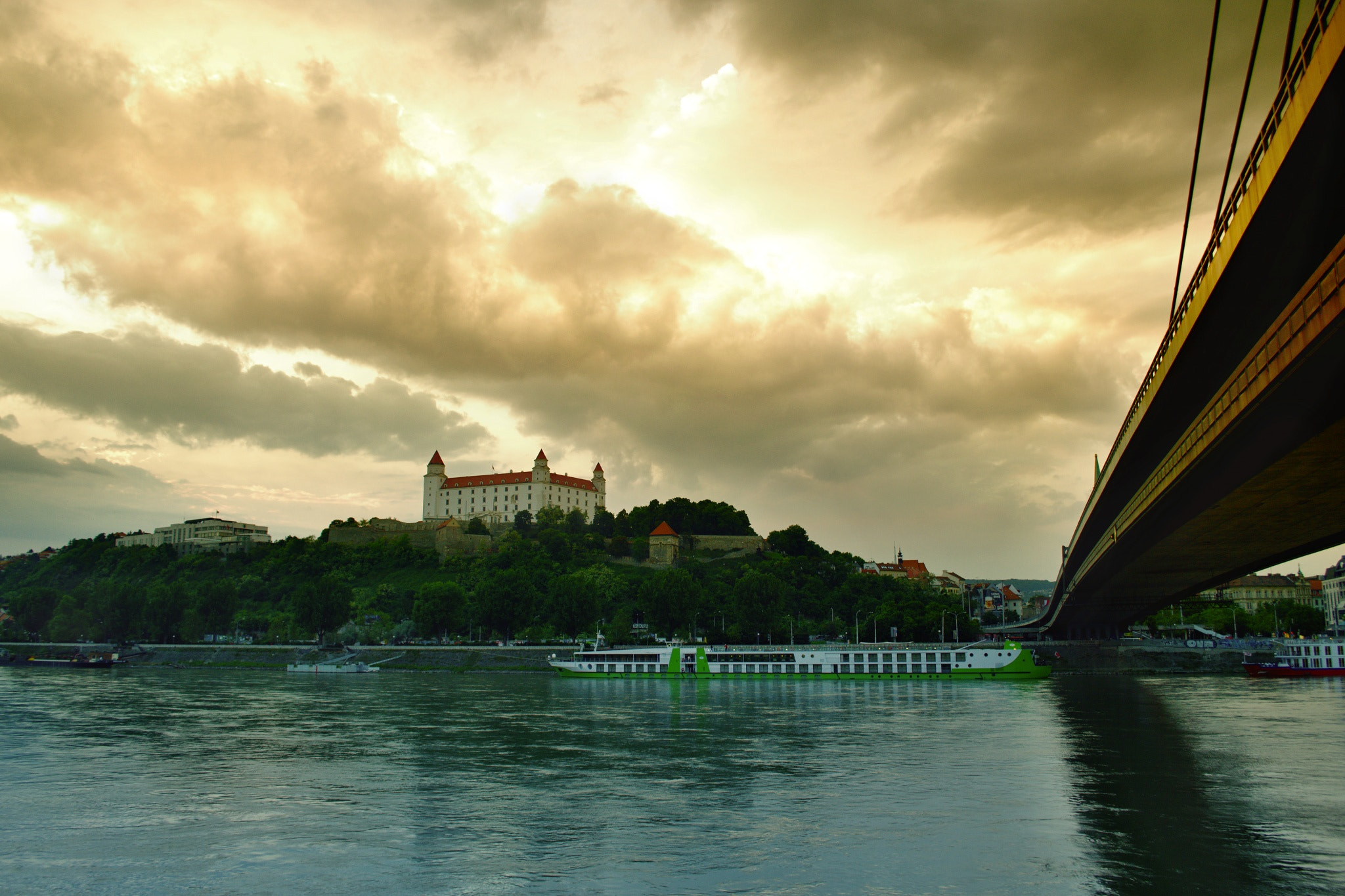 18.00 - 55.00 mm f/3.5 - 5.6 sample photo. Bratislava photography