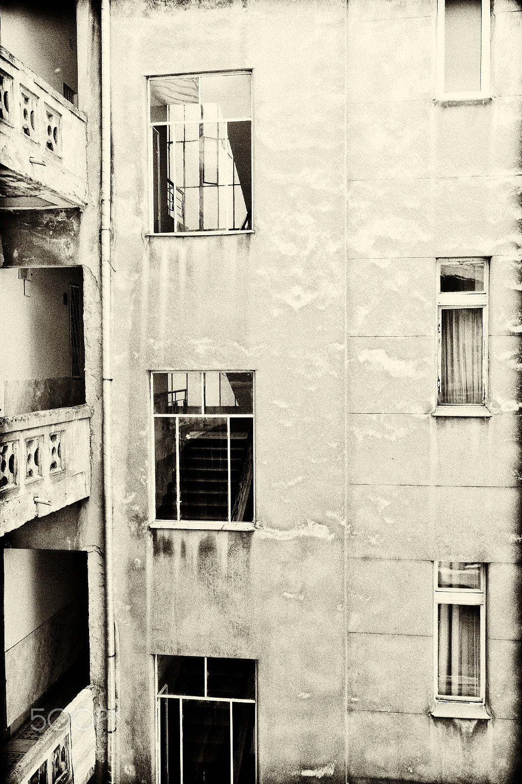 Samsung NX1100 sample photo. Staircase, apartment building, corridors photography