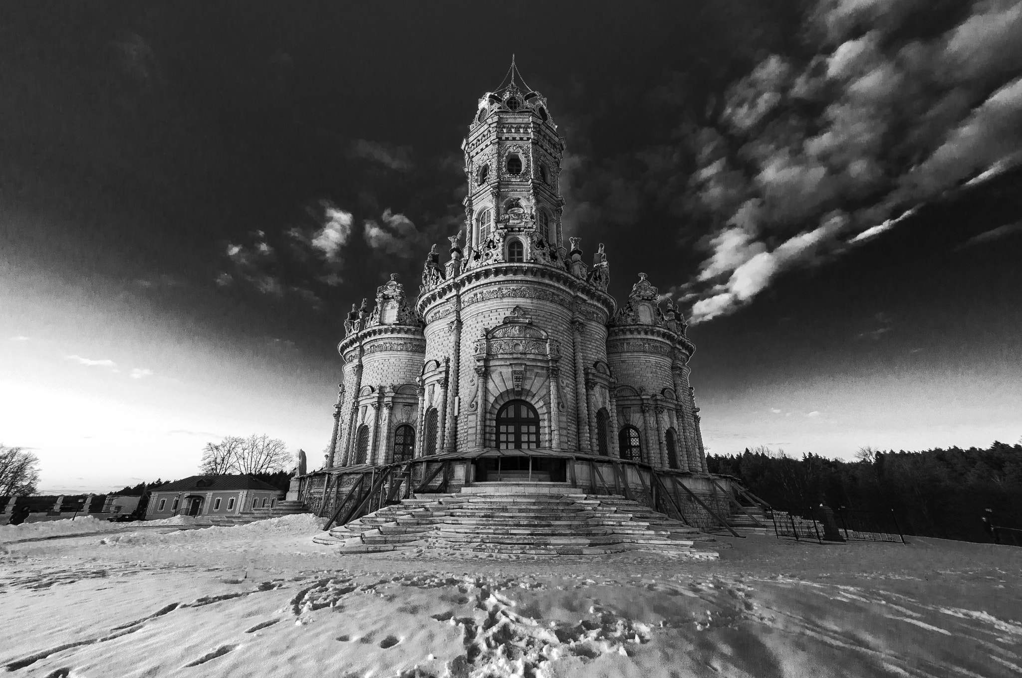 Samyang 14mm F2.8 ED AS IF UMC sample photo. Church in dubrovitsy photography