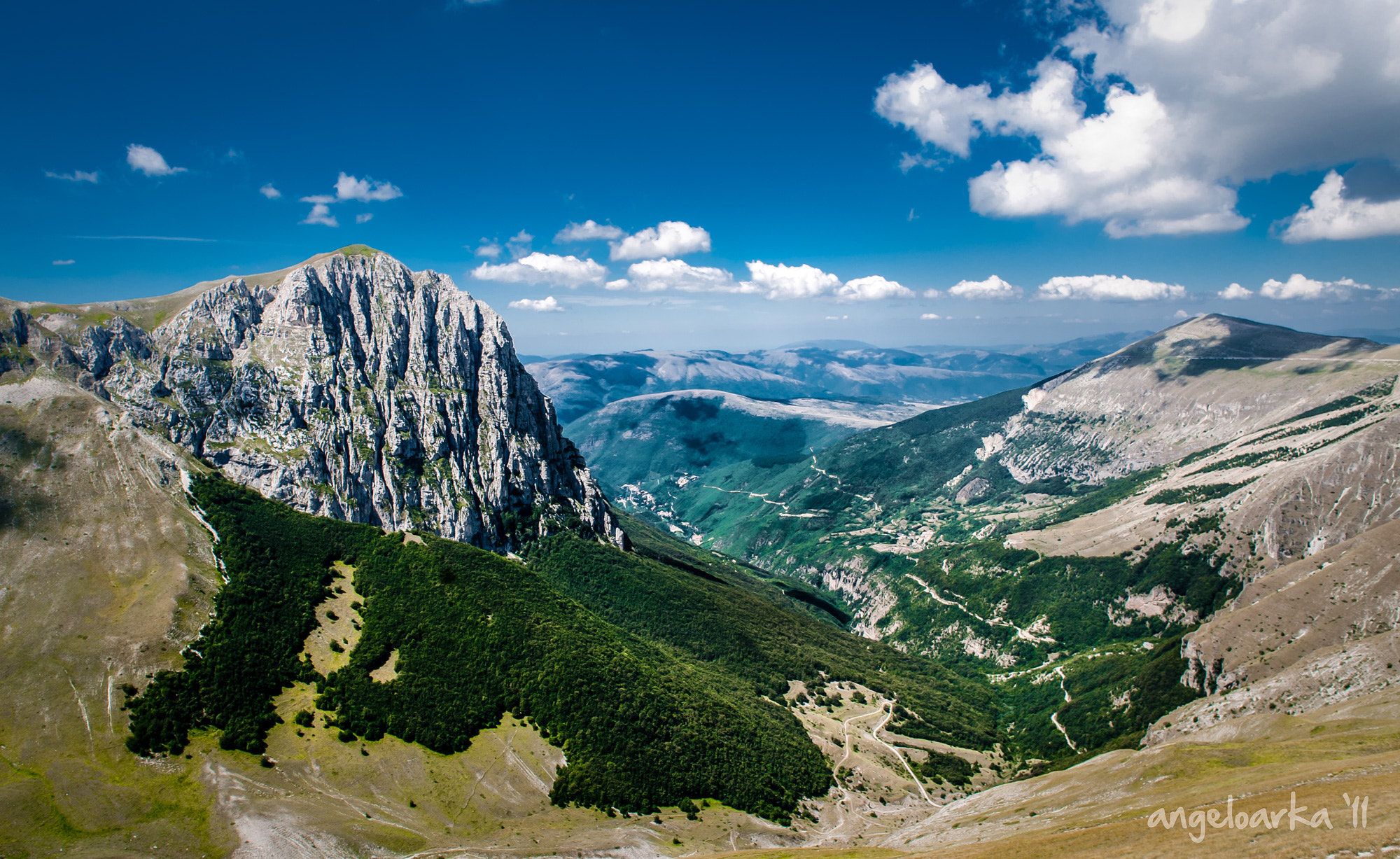 Nikon D700 + AF Nikkor 20mm f/2.8 sample photo. Da pizzo berro photography