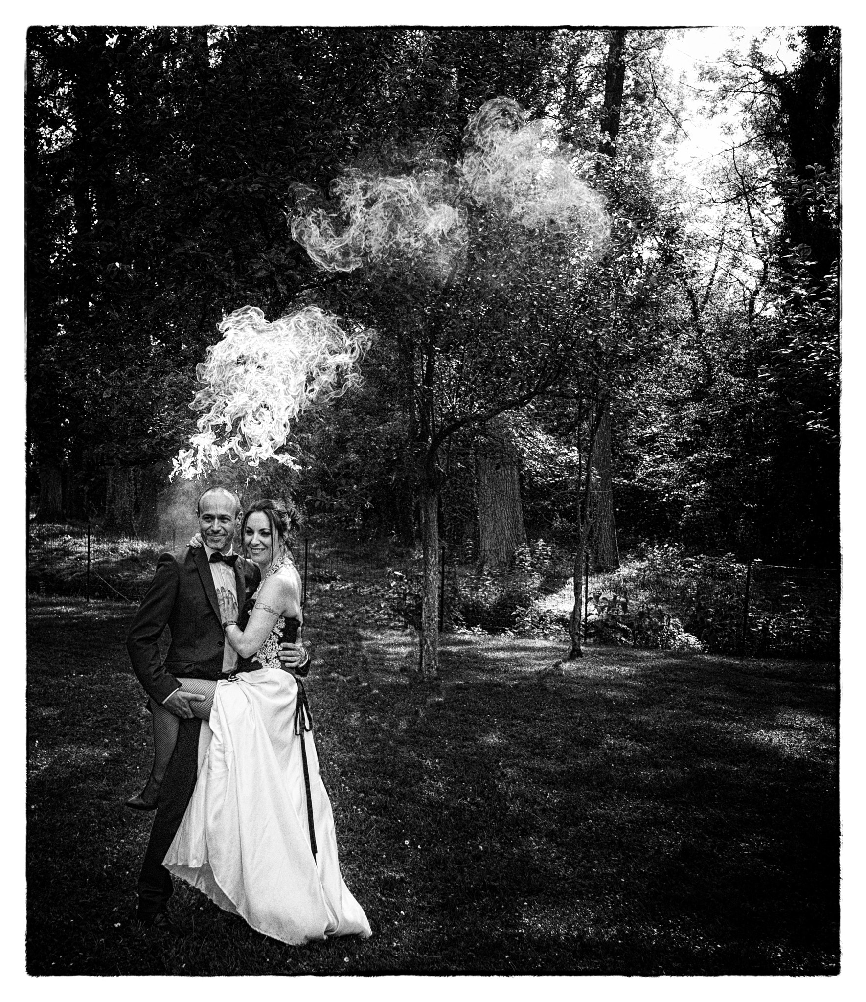 Panasonic Lumix DMC-GM1 + LEICA DG SUMMILUX 15/F1.7 sample photo. Hot wedding... black &white photography