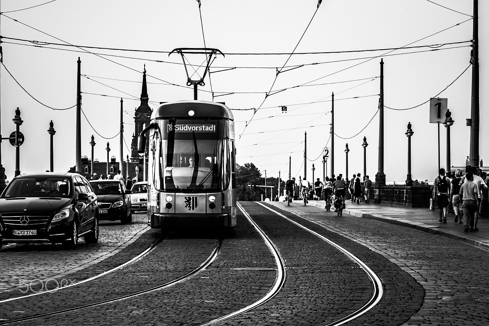 Canon EOS 450D (EOS Rebel XSi / EOS Kiss X2) sample photo. Straßenbahn photography