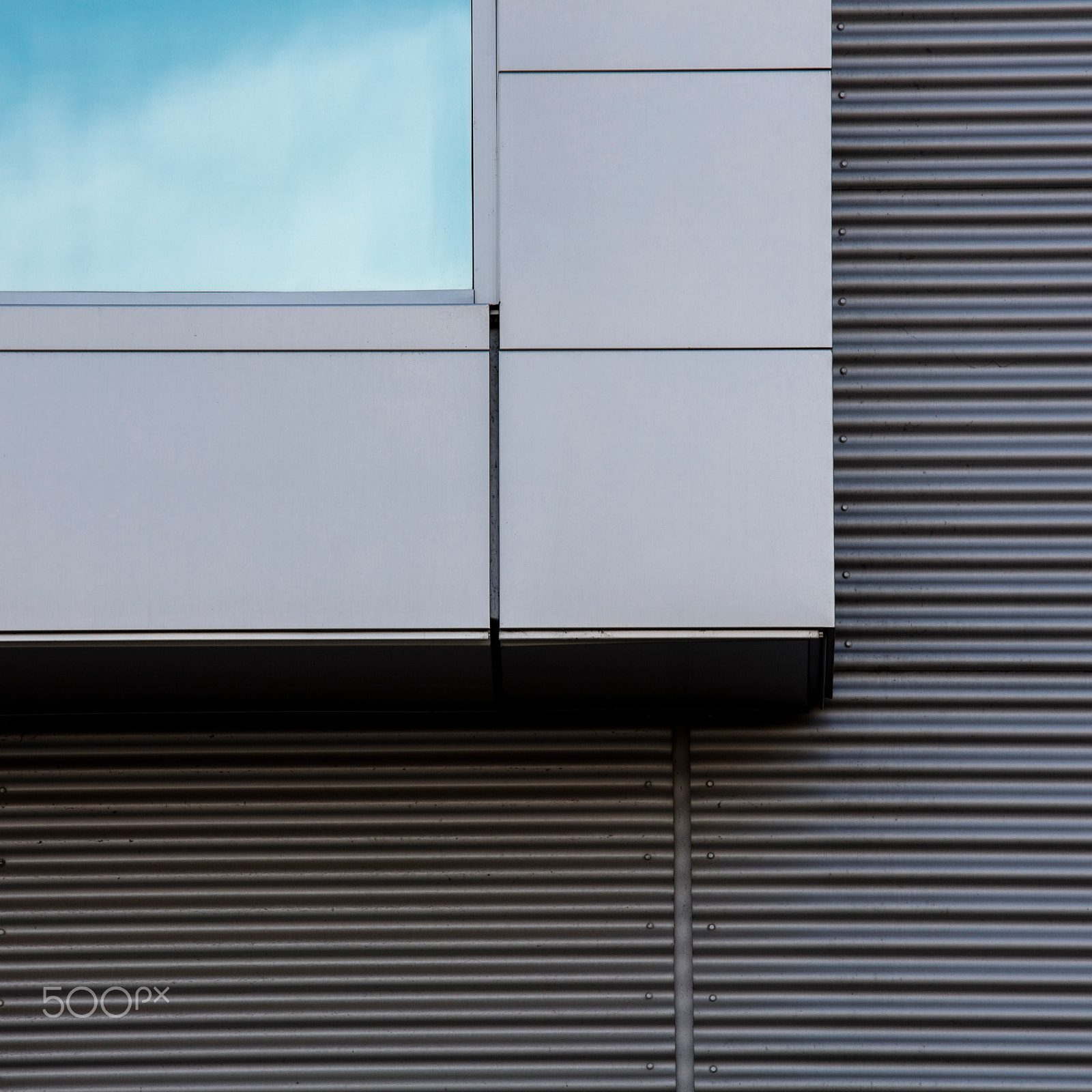 Canon EOS 5DS + Canon EF 70-200mm F4L IS USM sample photo. Zum quadrat photography