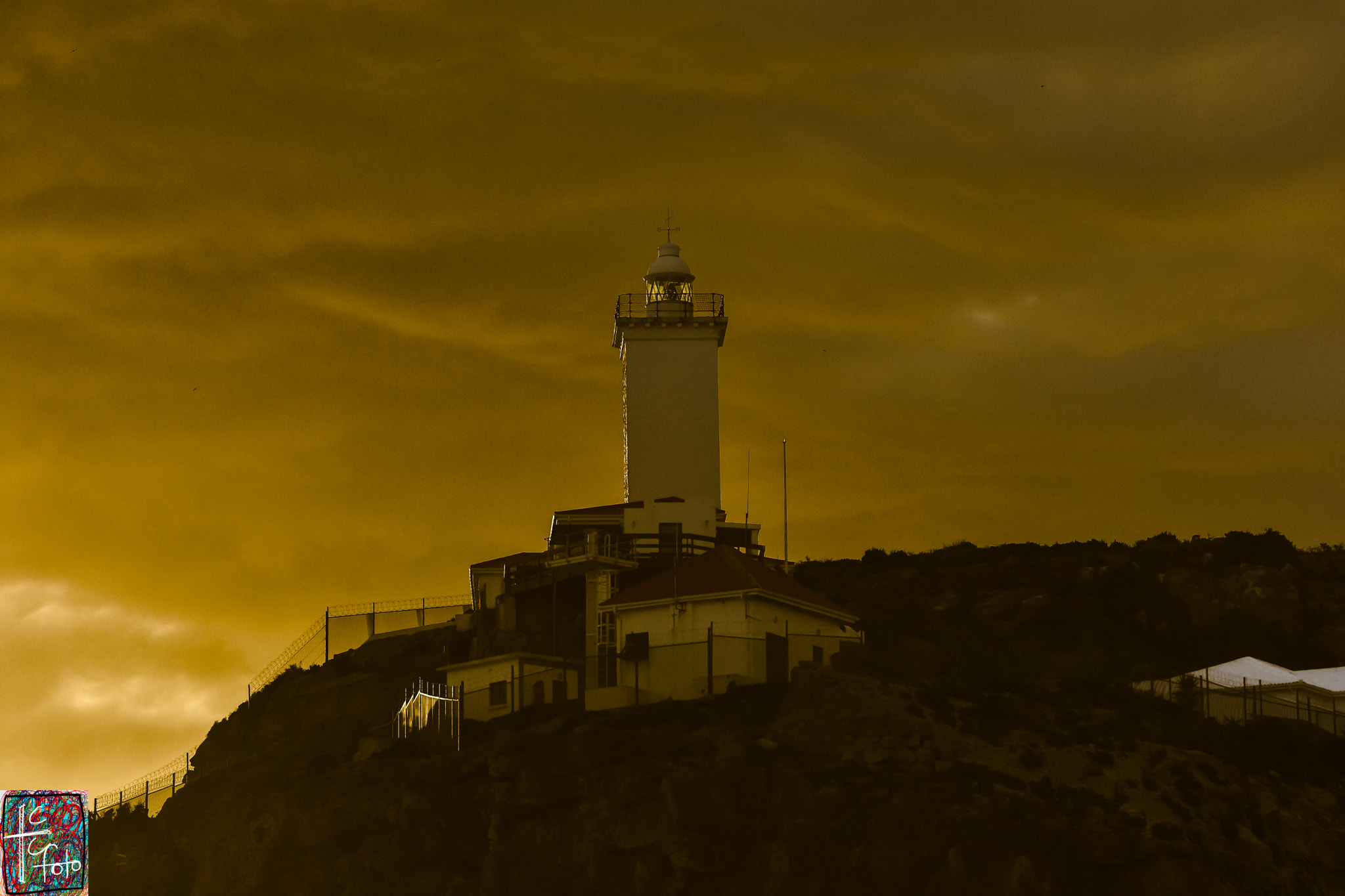 Nikon D7200 + Nikon AF-S DX Nikkor 55-200mm F4-5.6G ED sample photo. Lighthouse sunset photography