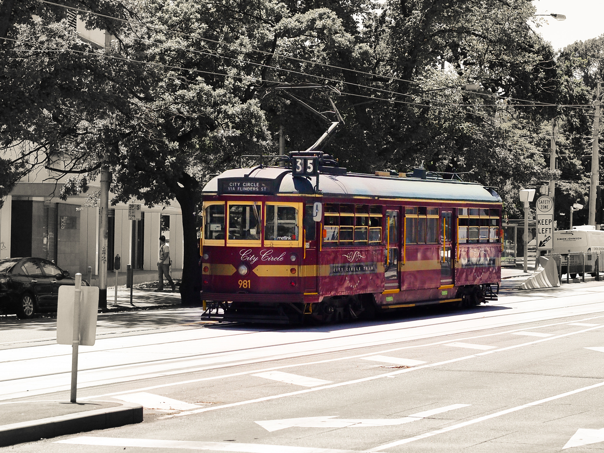 Olympus PEN E-P3 + Olympus M.Zuiko Digital 45mm F1.8 sample photo. Melbourne tram photography