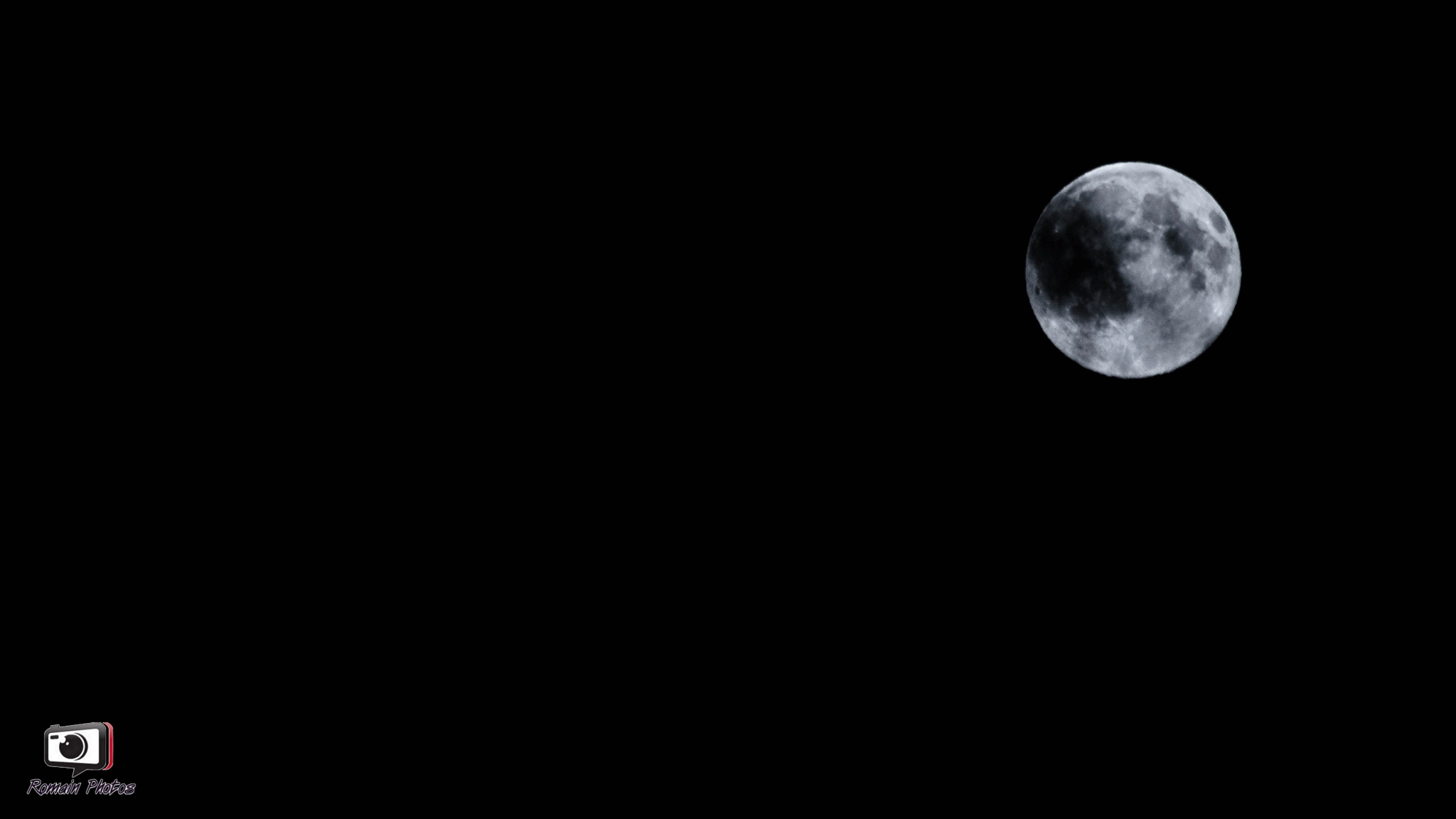 Canon EOS 750D (EOS Rebel T6i / EOS Kiss X8i) + Sigma 50-200mm F4-5.6 DC OS HSM sample photo. Full moon photography
