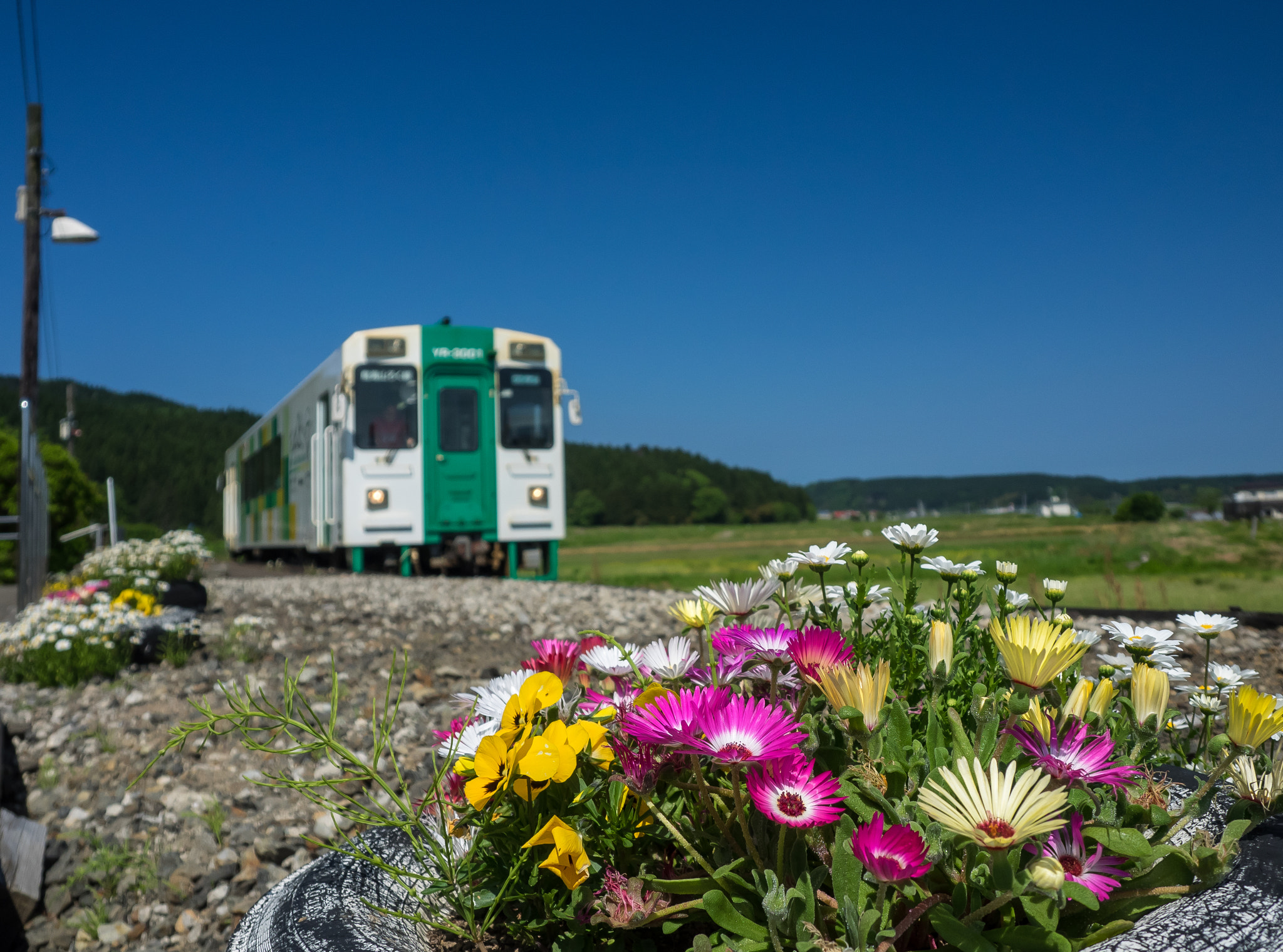 Olympus OM-D E-M1 + OLYMPUS M.12-50mm F3.5-6.3 sample photo. Unstaffed station photography