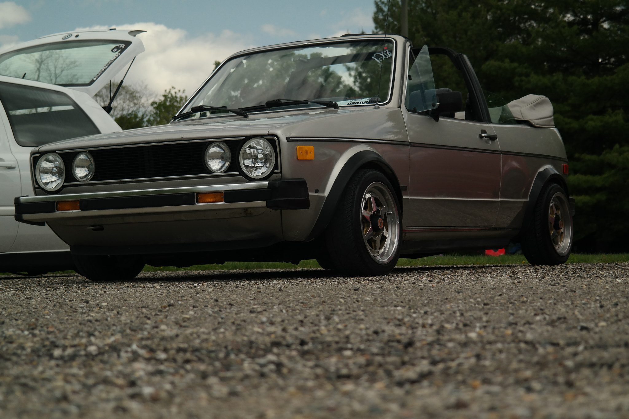 NX 18-55mm F3.5-5.6 sample photo. Clean cabriolet photography