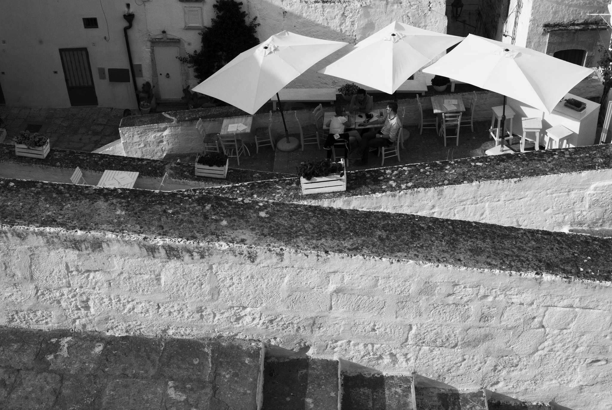AF Zoom-Nikkor 28-70mm f/3.5-4.5D sample photo. Ostuni - cafè photography