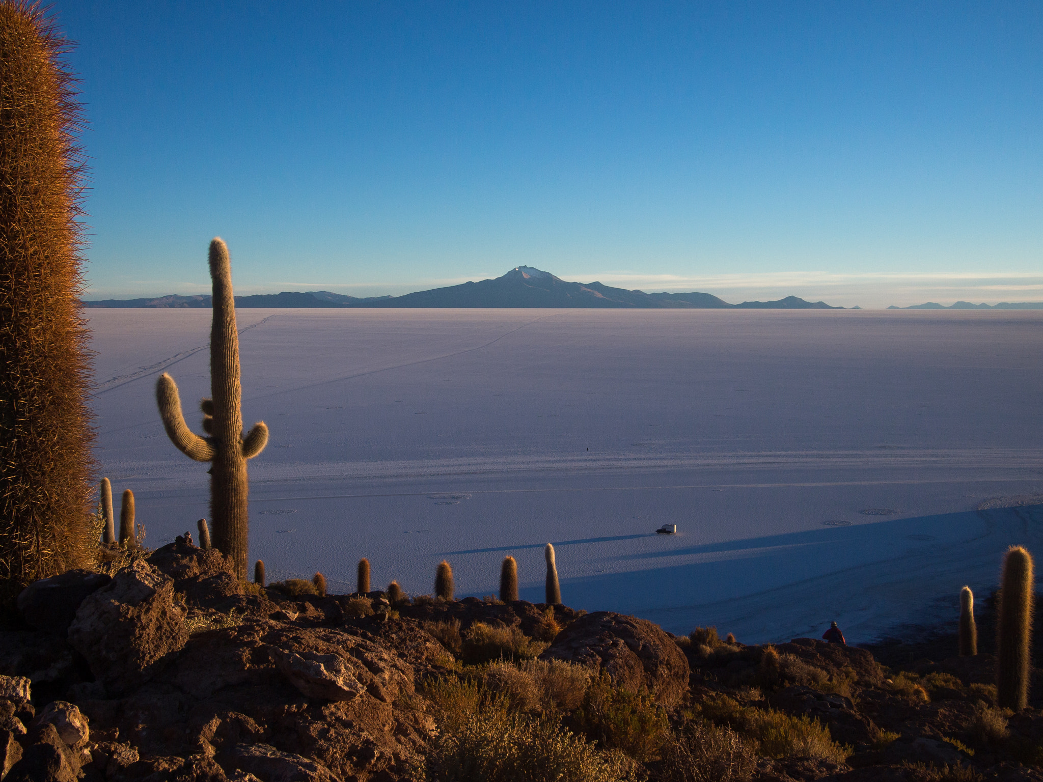 Olympus PEN E-P3 + Panasonic Lumix G 20mm F1.7 ASPH sample photo. Salar de uyuni photography