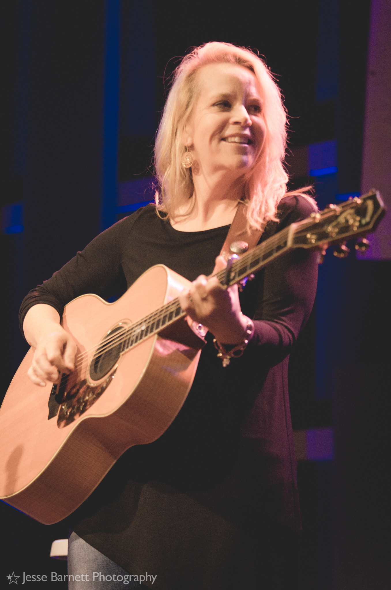 Nikon AF-S Nikkor 70-200mm F2.8G ED VR II sample photo. Mary chapin carpenter, 2016 non-commvention, philadelphia pa photography