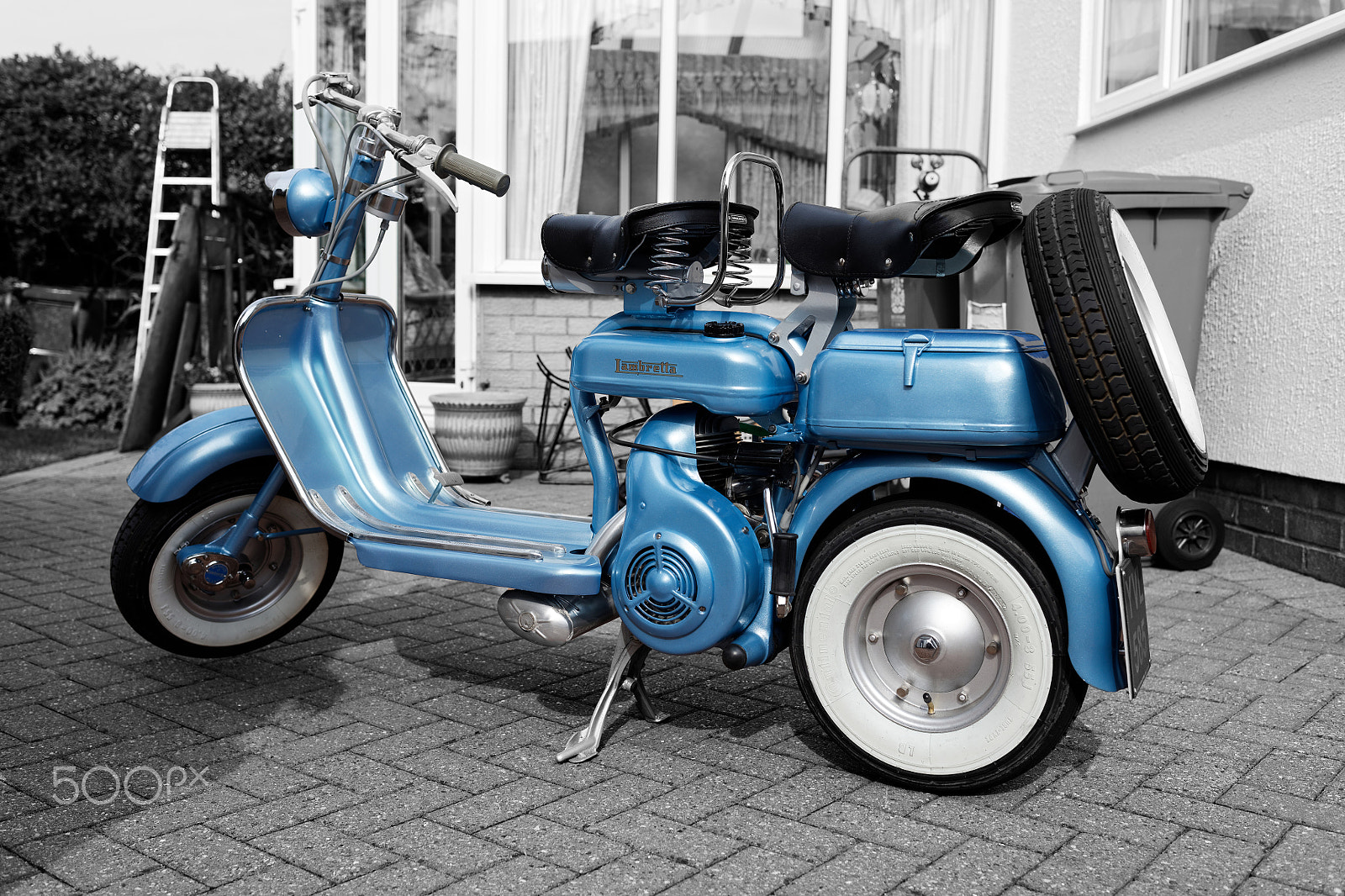 Canon EOS 5DS + Canon EF 35mm F2 IS USM sample photo. Lambretta 1954 photography