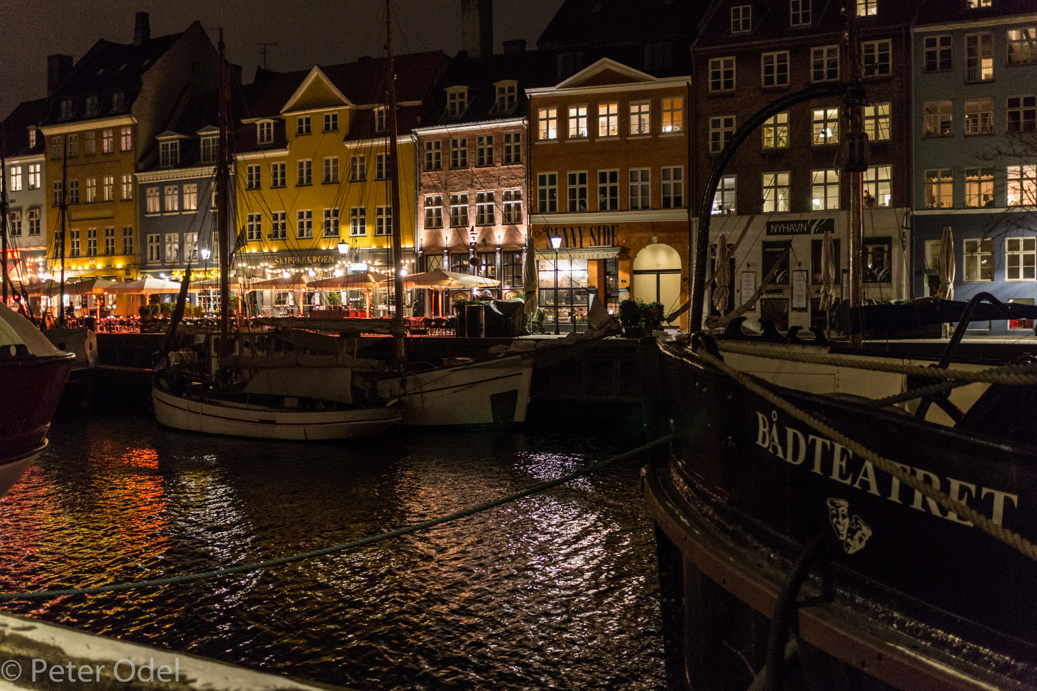 Sony Alpha NEX-7 + Sony Sonnar T* E 24mm F1.8 ZA sample photo. Copenhagen by night photography