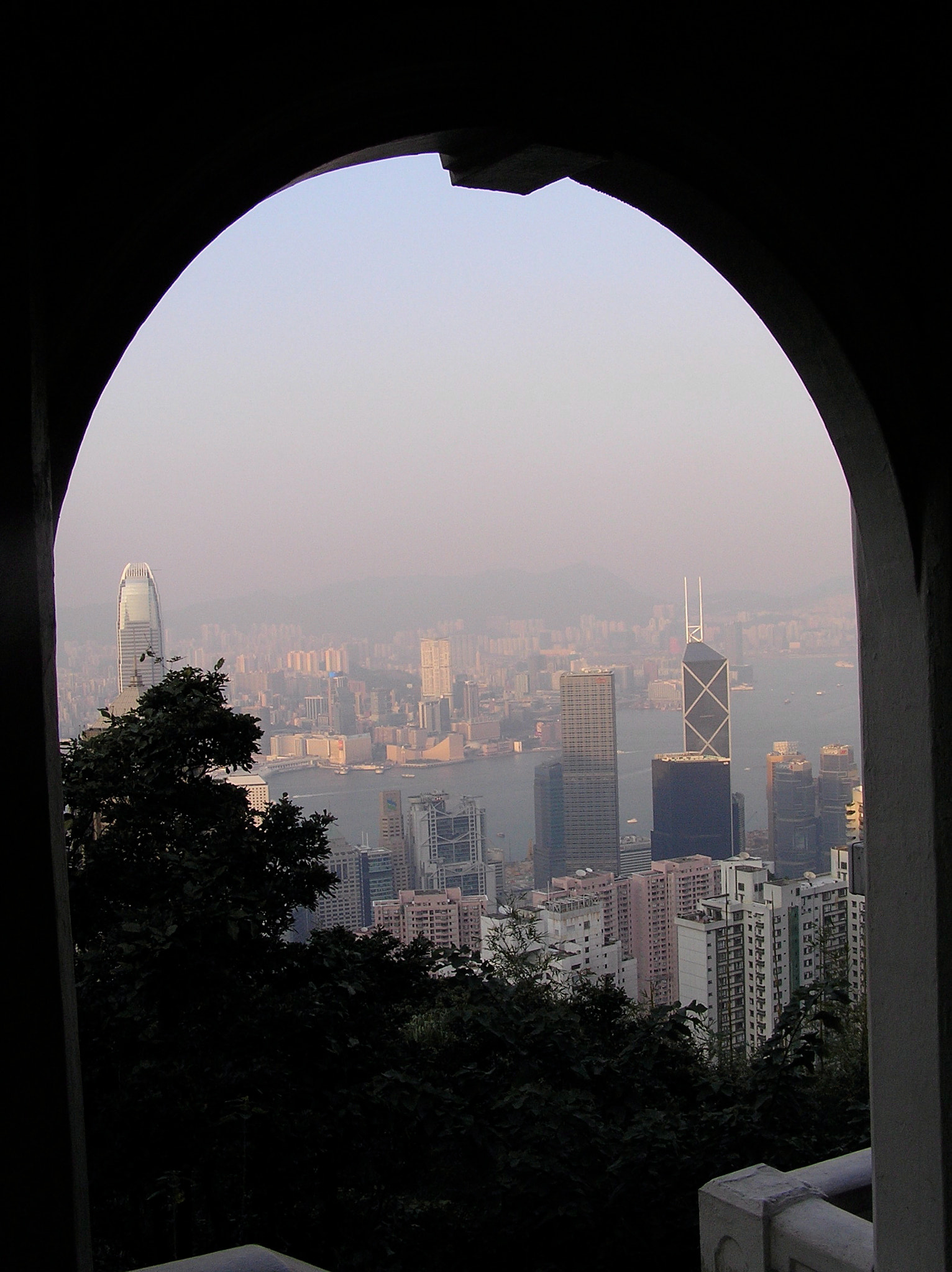 Olympus C765UZ sample photo. Hong kong arch photography