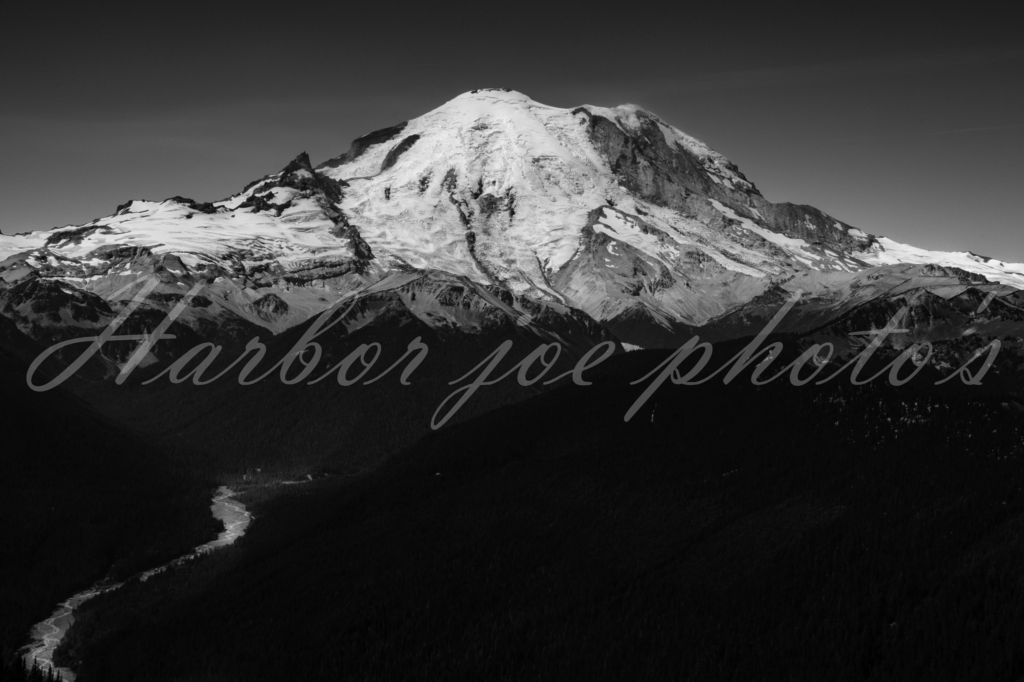 Sigma 18-250mm F3.5-6.3 DC Macro OS HSM sample photo. Rainier from chrismas mt photography