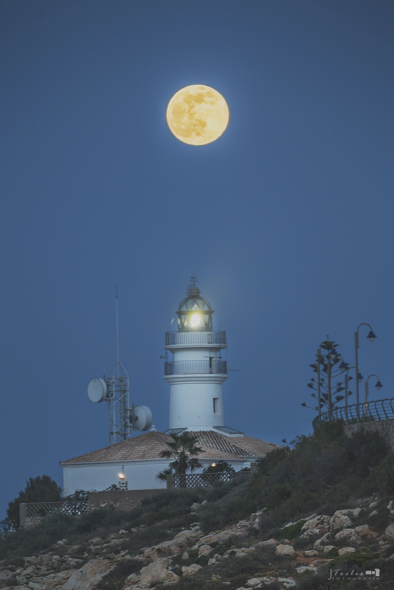 Canon EF 70-200mm F2.8L IS USM sample photo. Luna de valencia photography