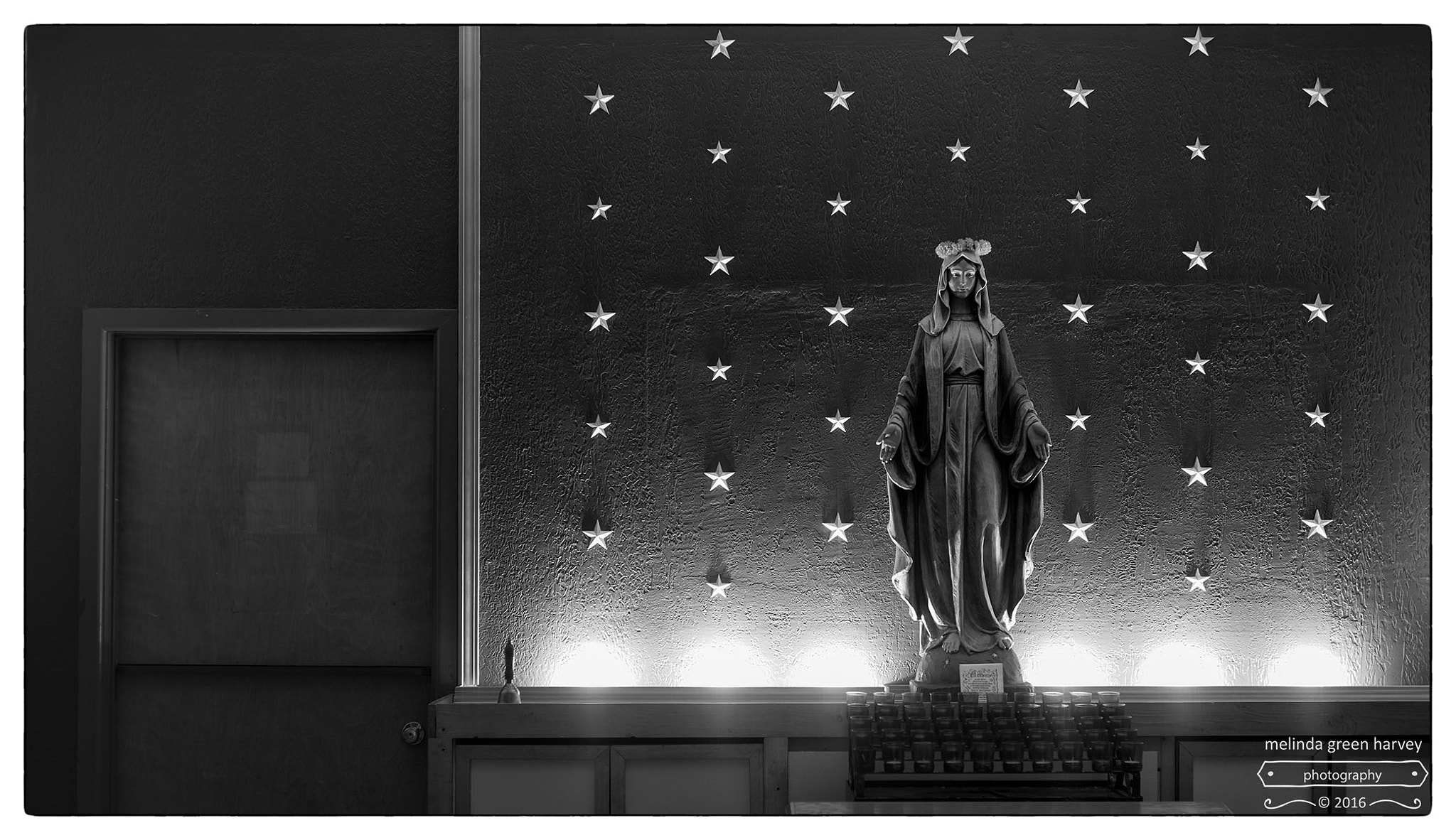 Leica Summarit-M 50mm F2.4 sample photo. All alone on soledad street photography