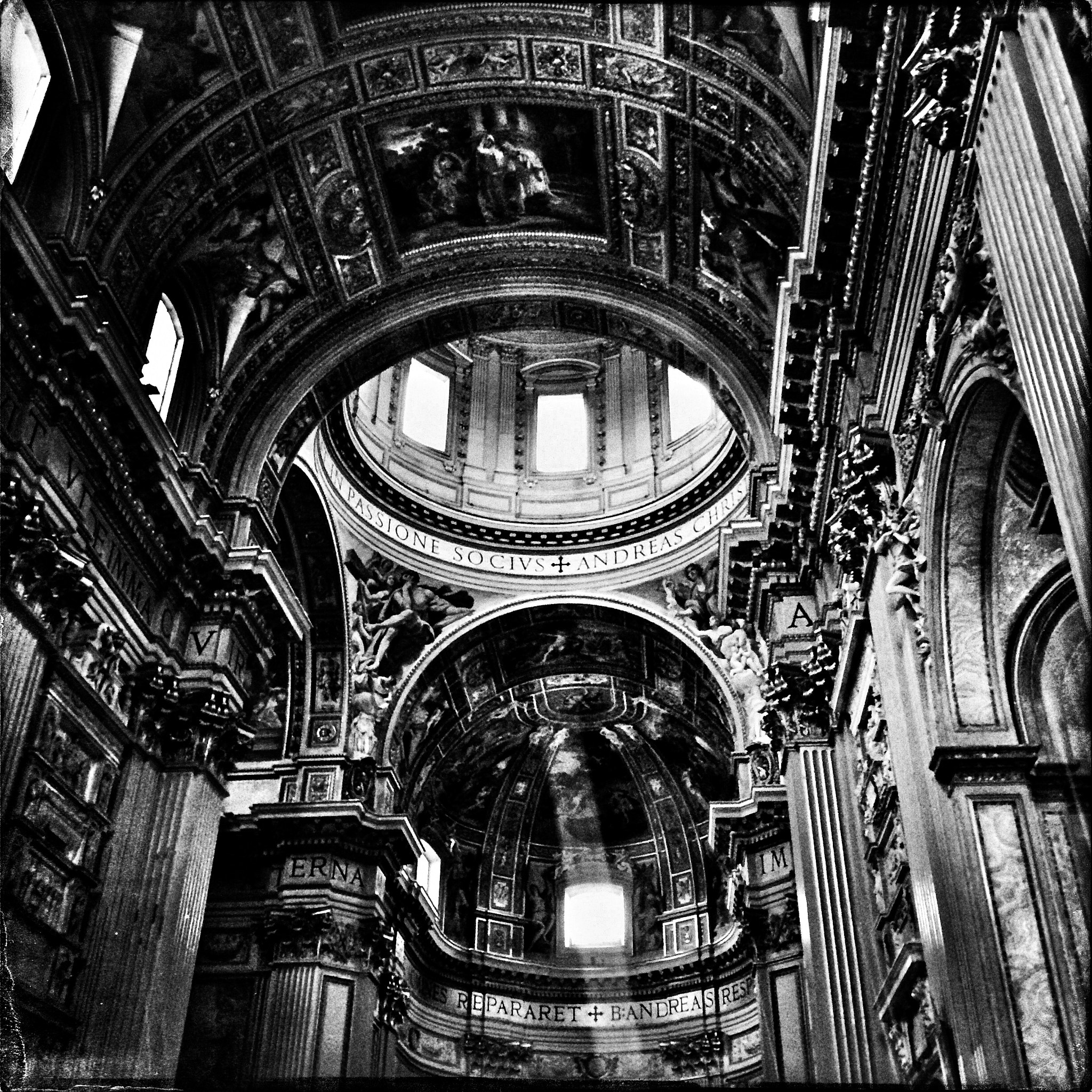 Hipstamatic 311 sample photo. Basilica photography