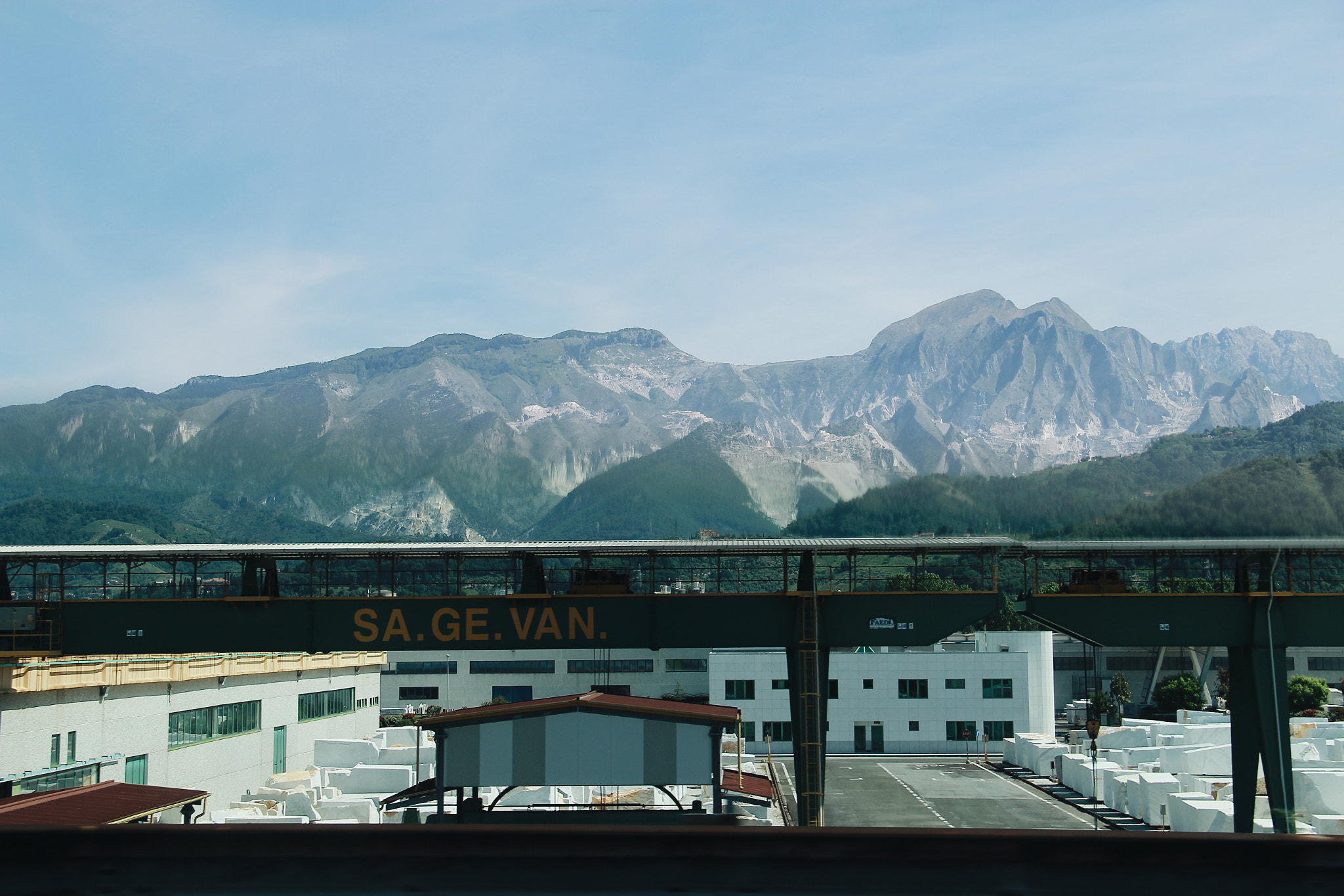 Canon EF-S 18-135mm F3.5-5.6 IS sample photo. Apennines photography