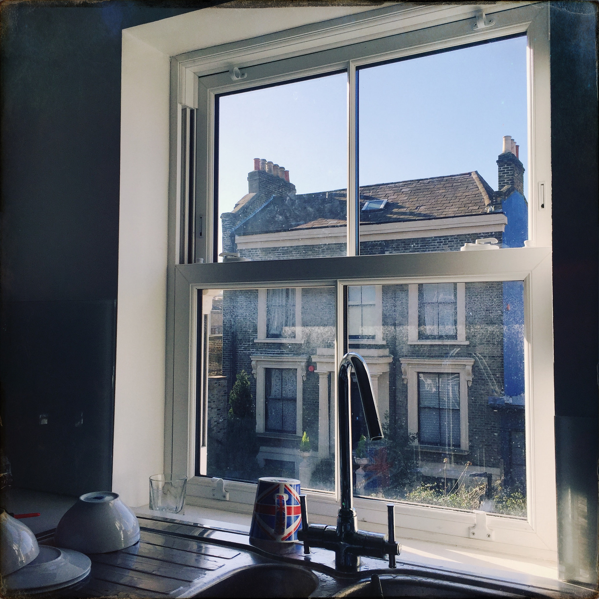 Hipstamatic 312 sample photo. London dawn. photography