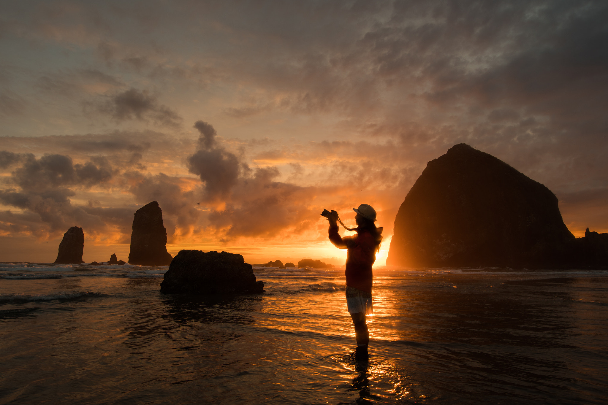 Nikon AF-S Nikkor 14-24mm F2.8G ED sample photo. Sunset  at canon beach oregon photography